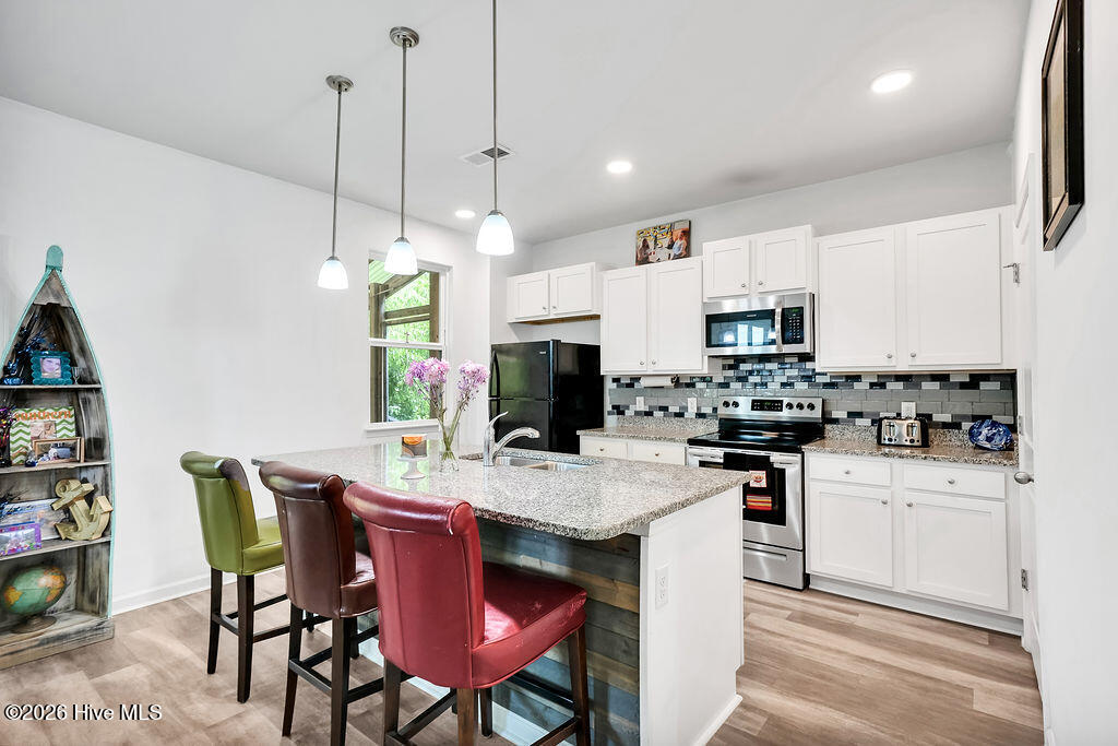 1054 S Fisher King Drive Se Property Photo 8