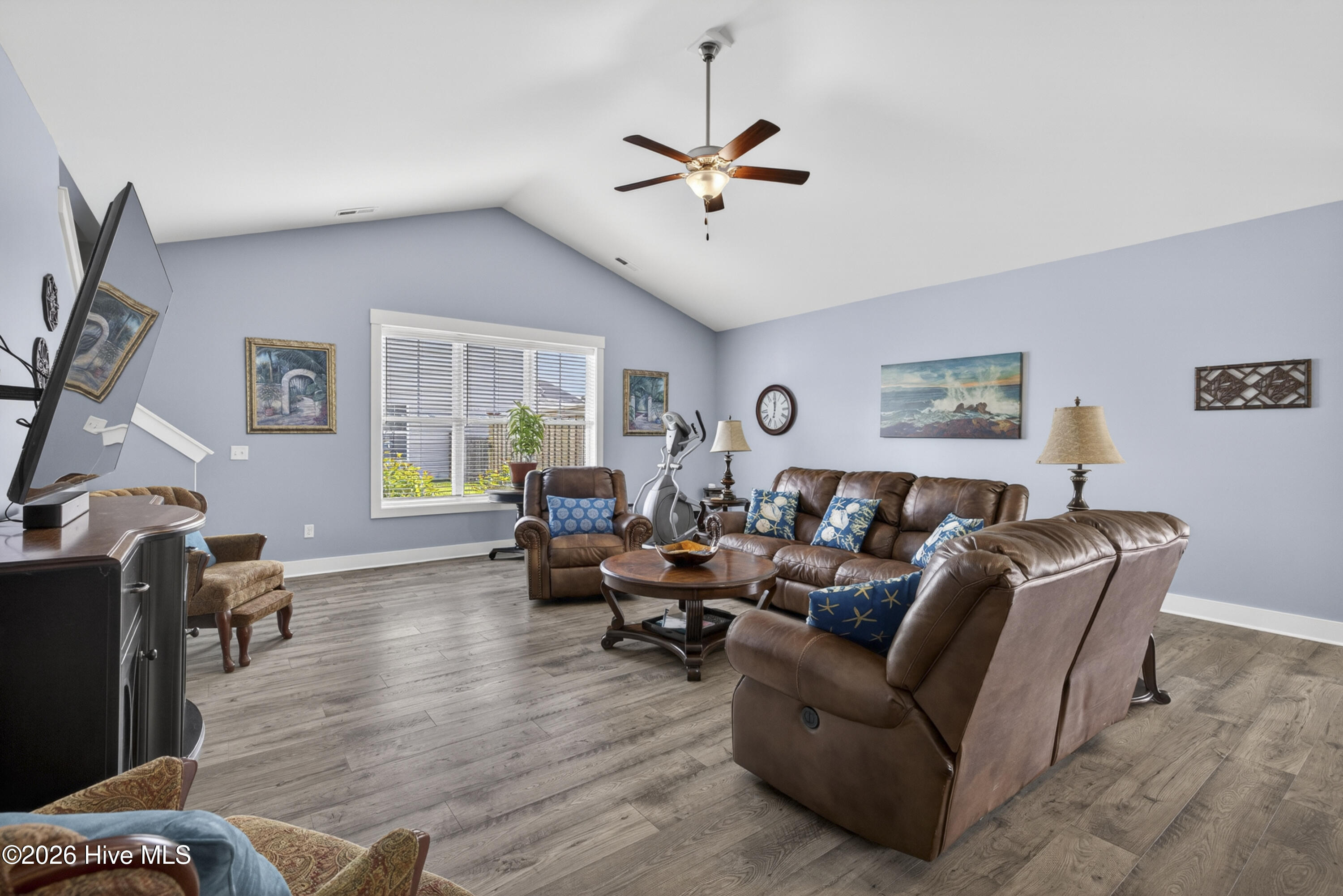 2024 Blue Spruce Drive Property Photo 11