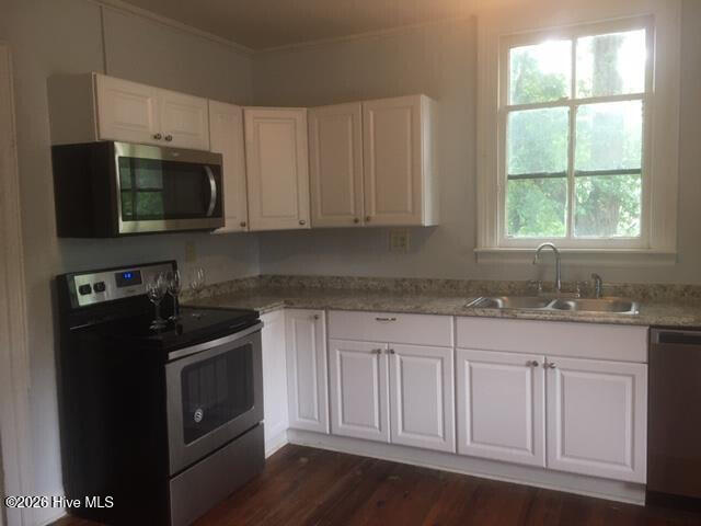 2220 Queens Way Property Photo 6