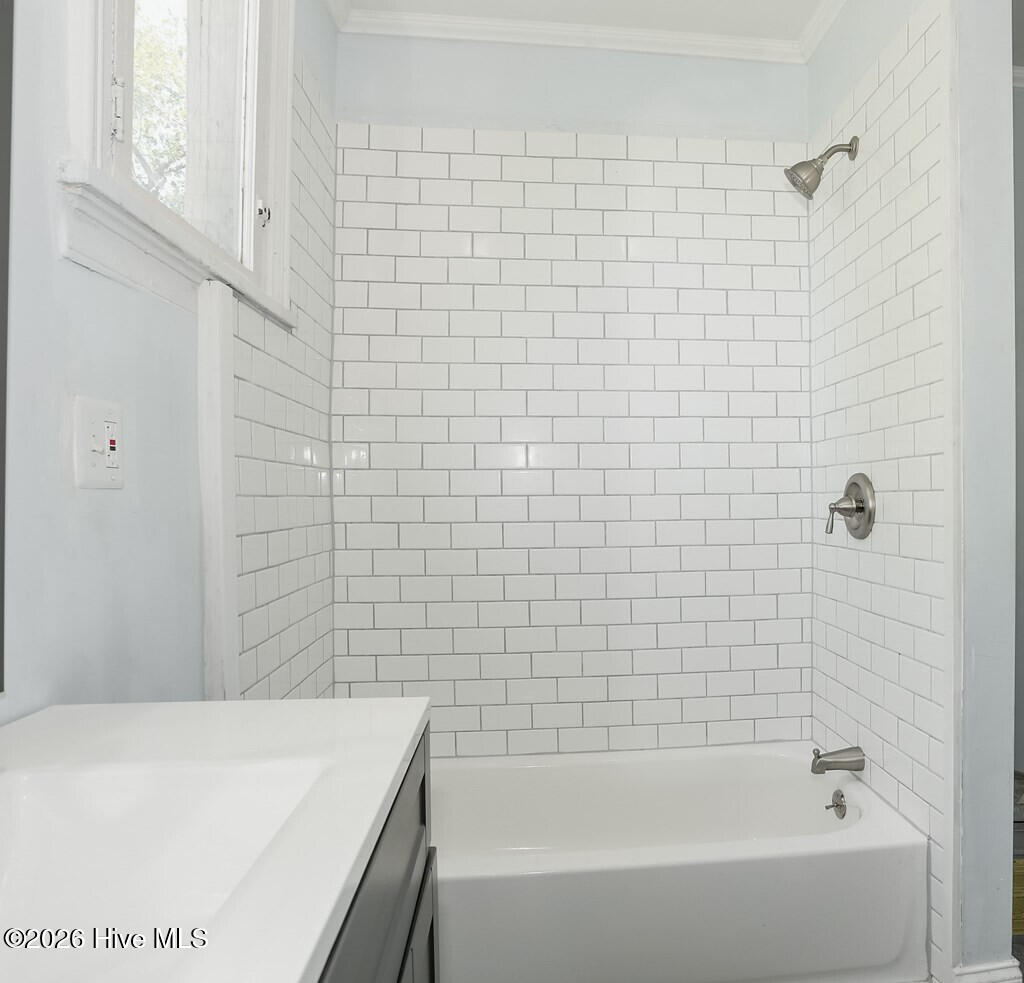 2220 Queens Way Property Photo 7