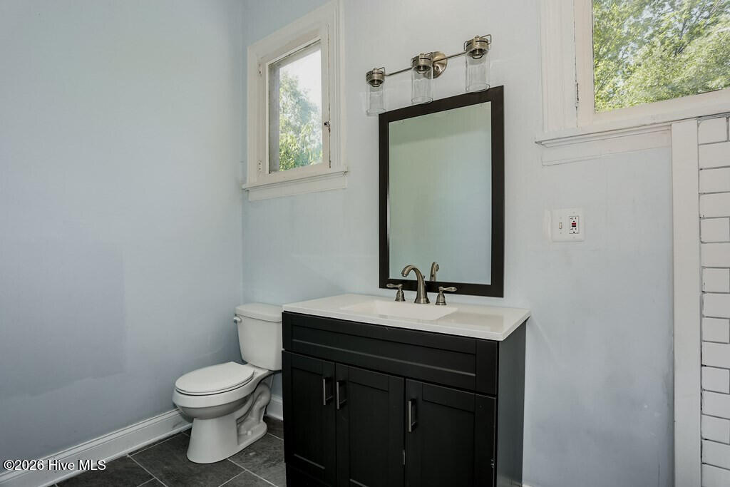 2220 Queens Way Property Photo 8