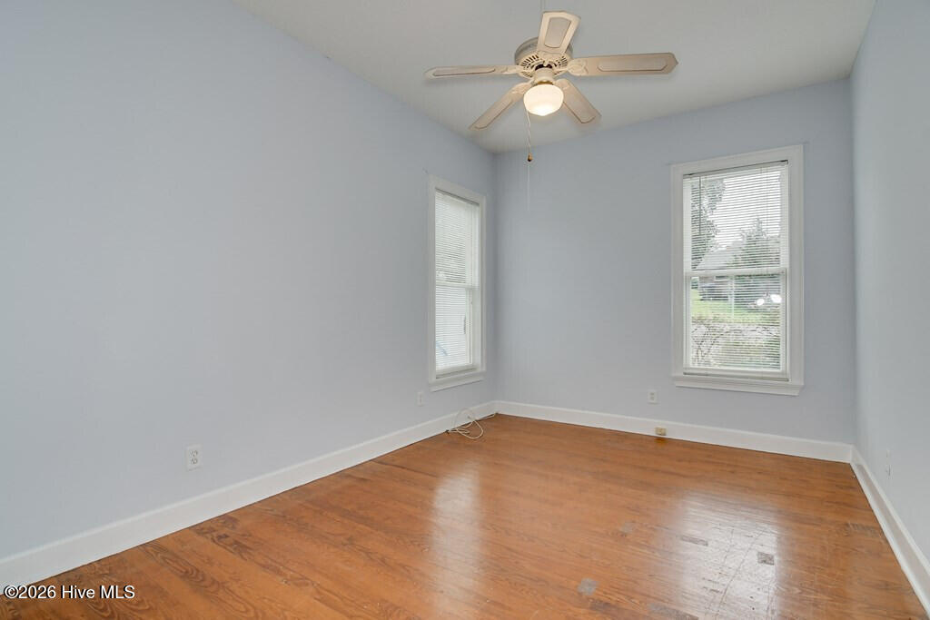 2220 Queens Way Property Photo 9
