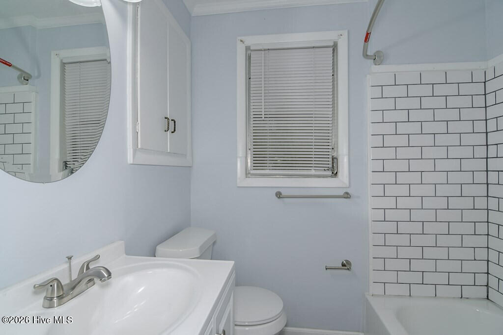 2220 Queens Way Property Photo 10