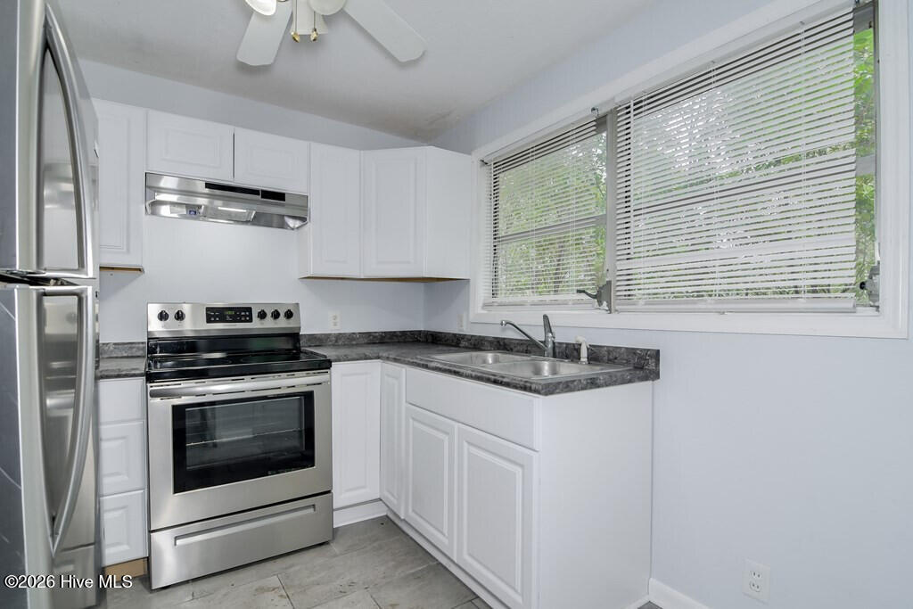 2220 Queens Way Property Photo 11