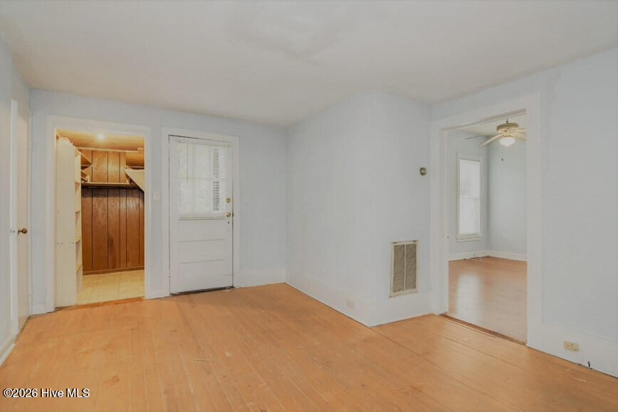 2220 Queens Way Property Photo 12
