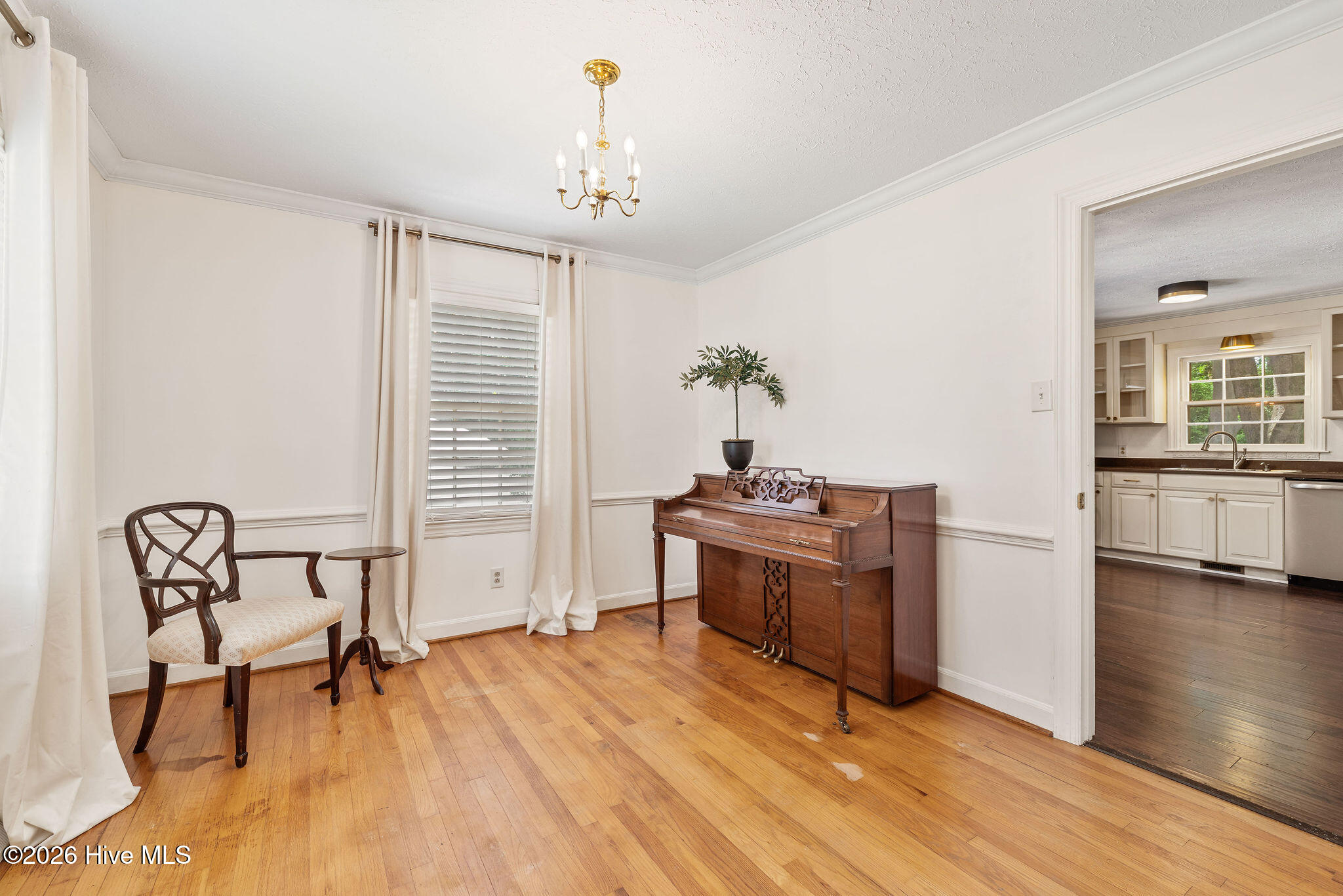 607 Gloucester Road Property Photo 9
