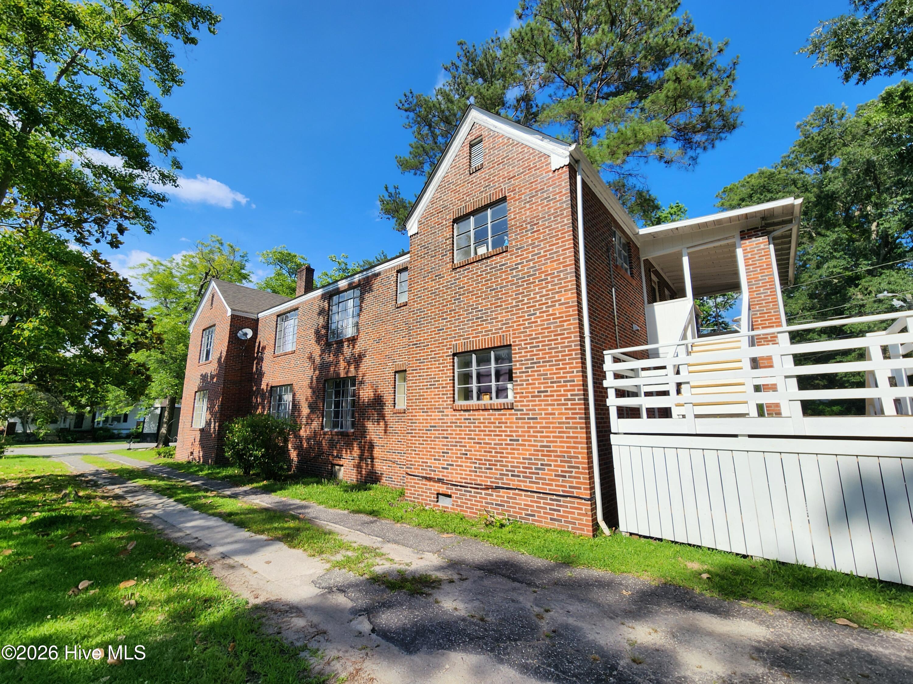 112 E Calhoun Street Property Photo 5
