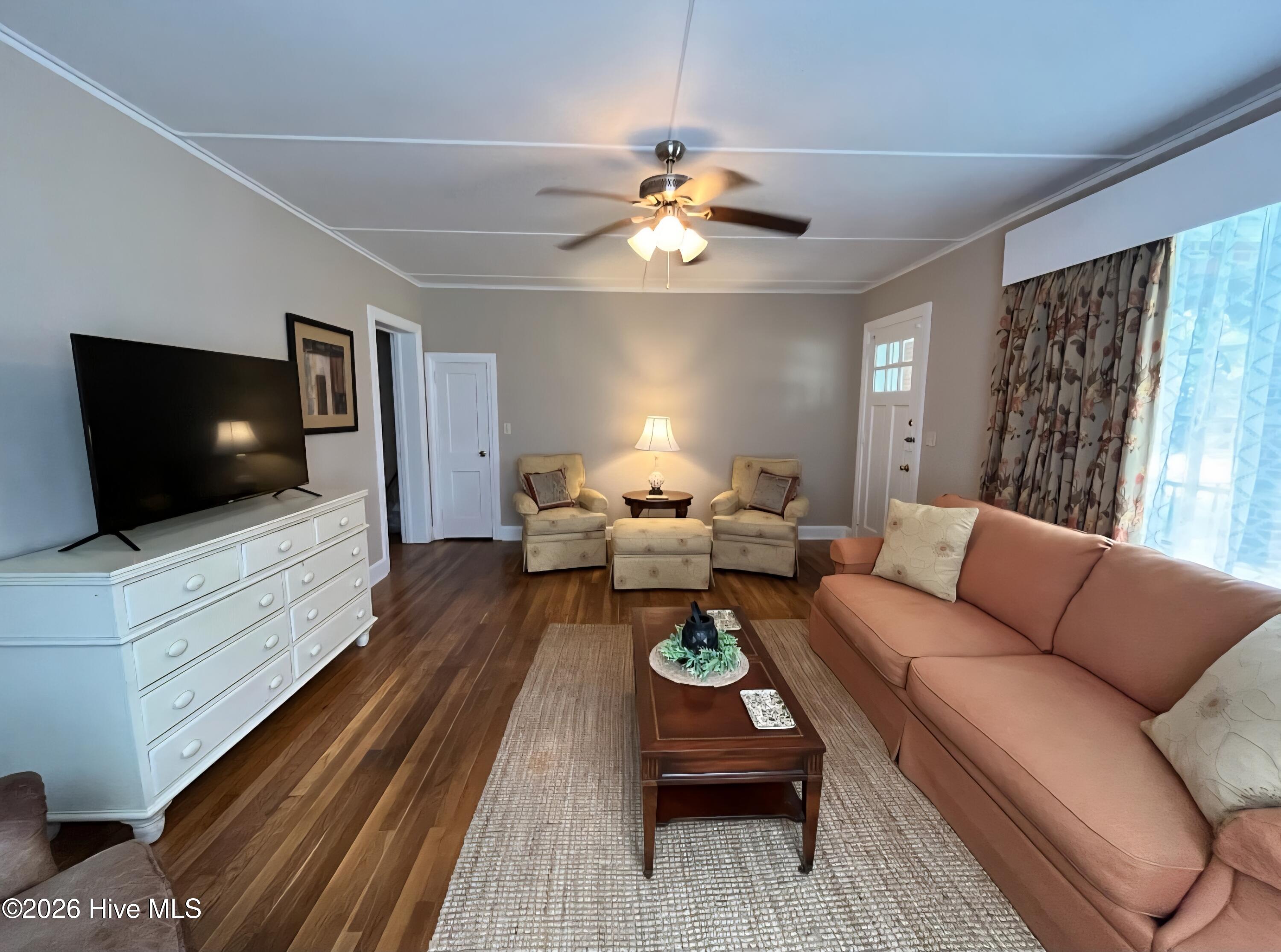 112 E Calhoun Street Property Photo 8