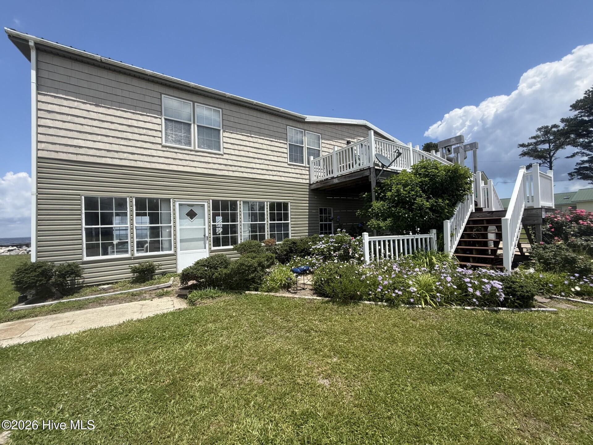 598 Beach Road Property Photo 9