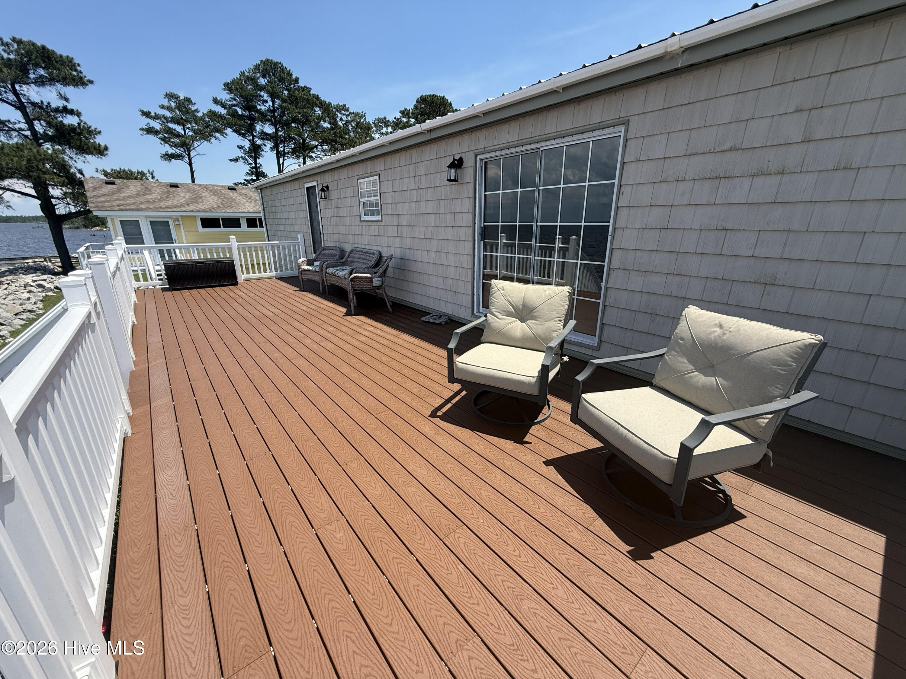 598 Beach Road Property Photo 14
