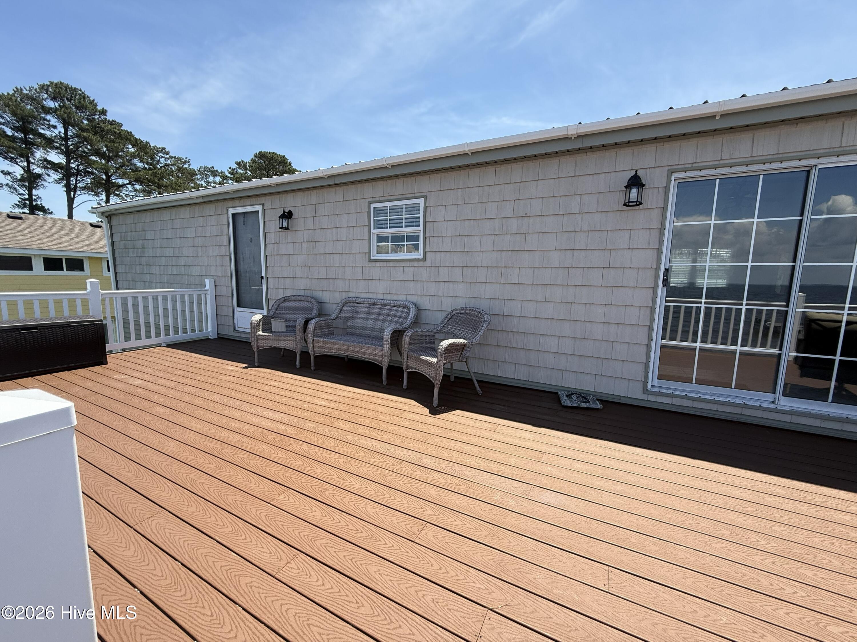 598 Beach Road Property Photo 15