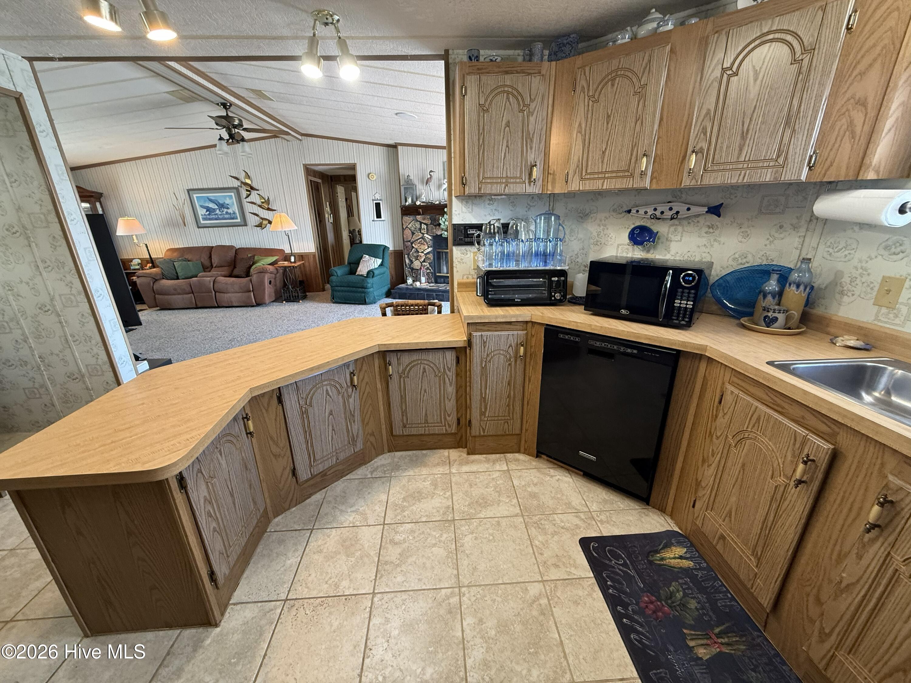 598 Beach Road Property Photo 37