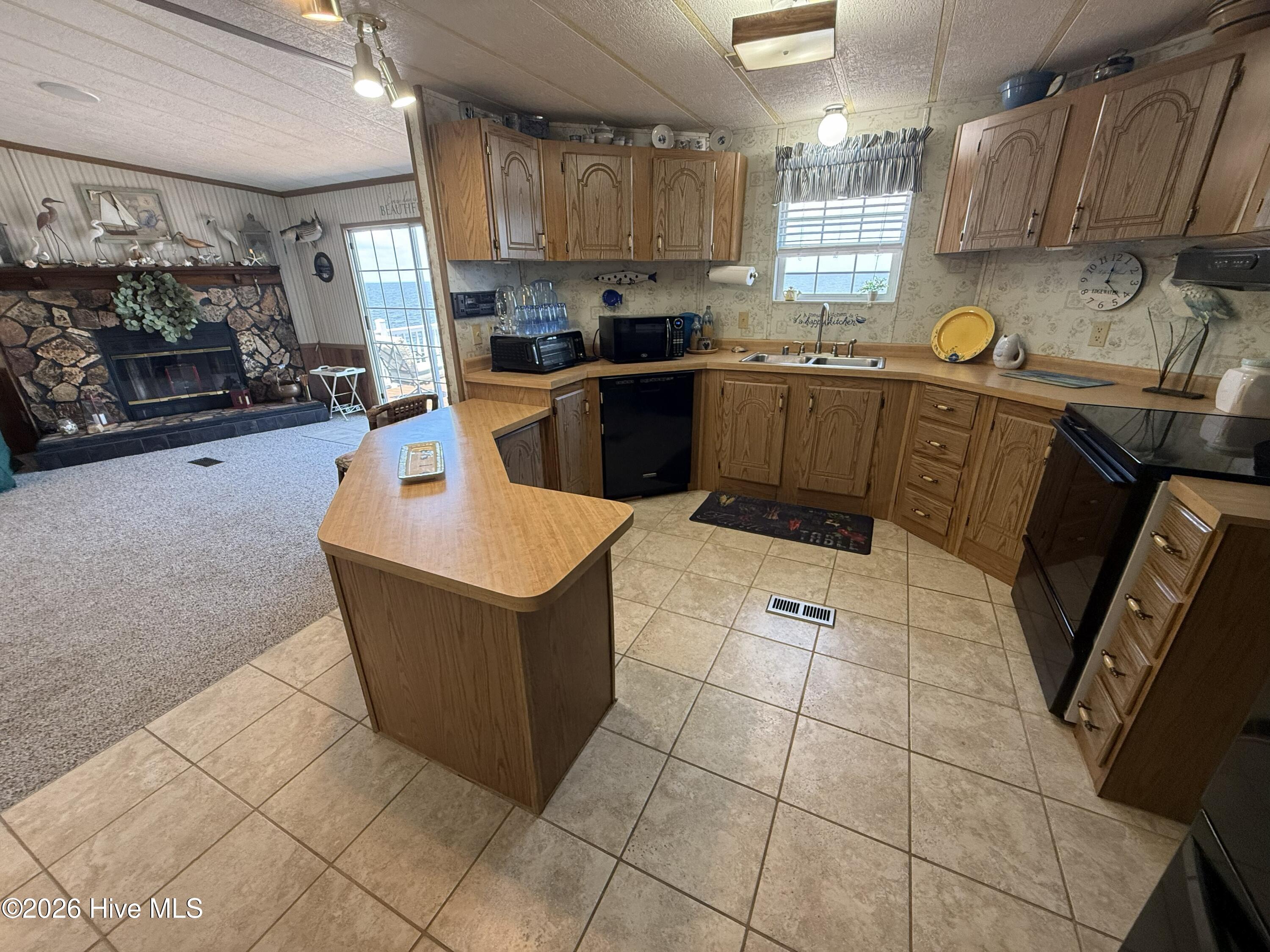 598 Beach Road Property Photo 38