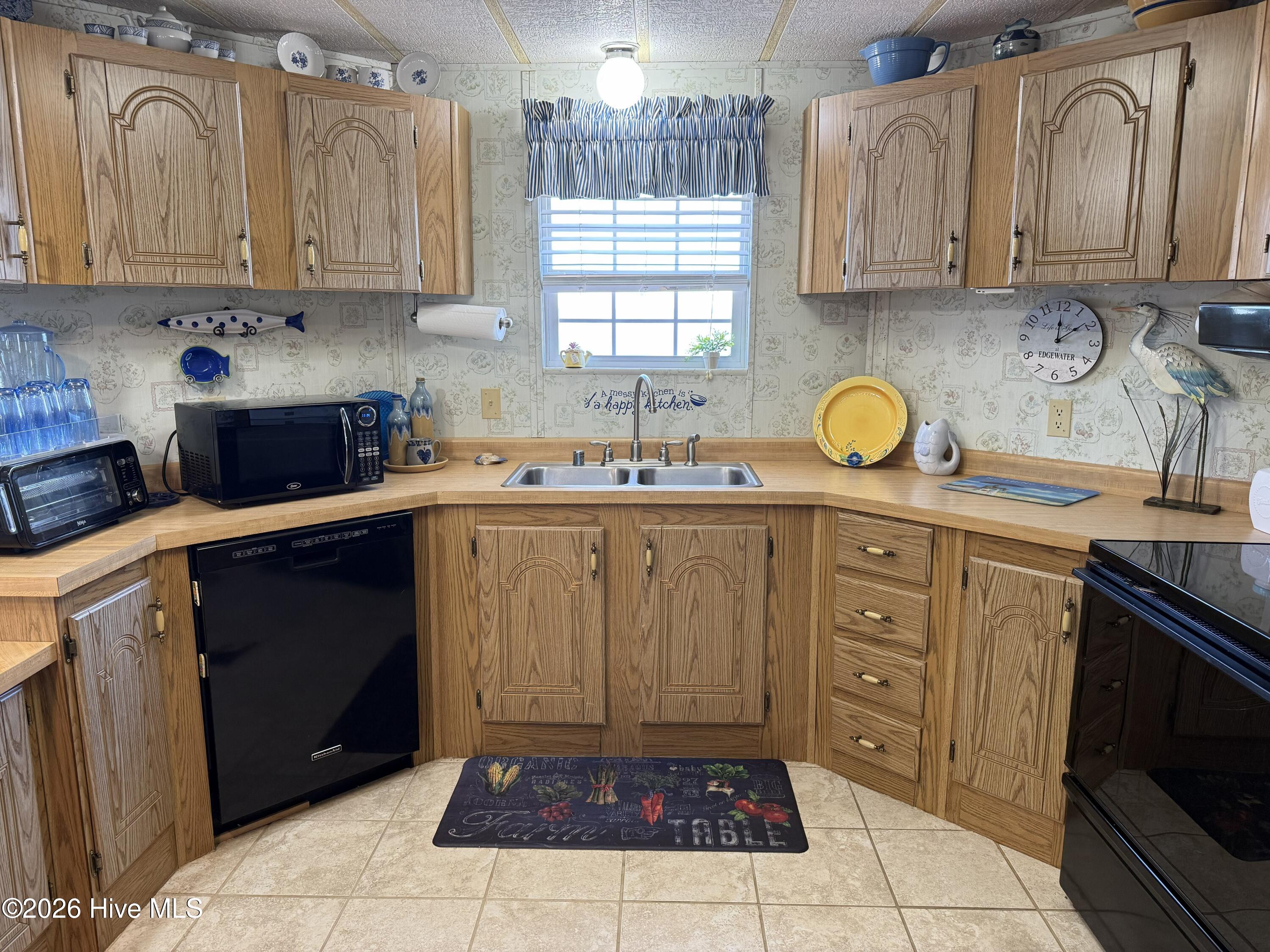 598 Beach Road Property Photo 41
