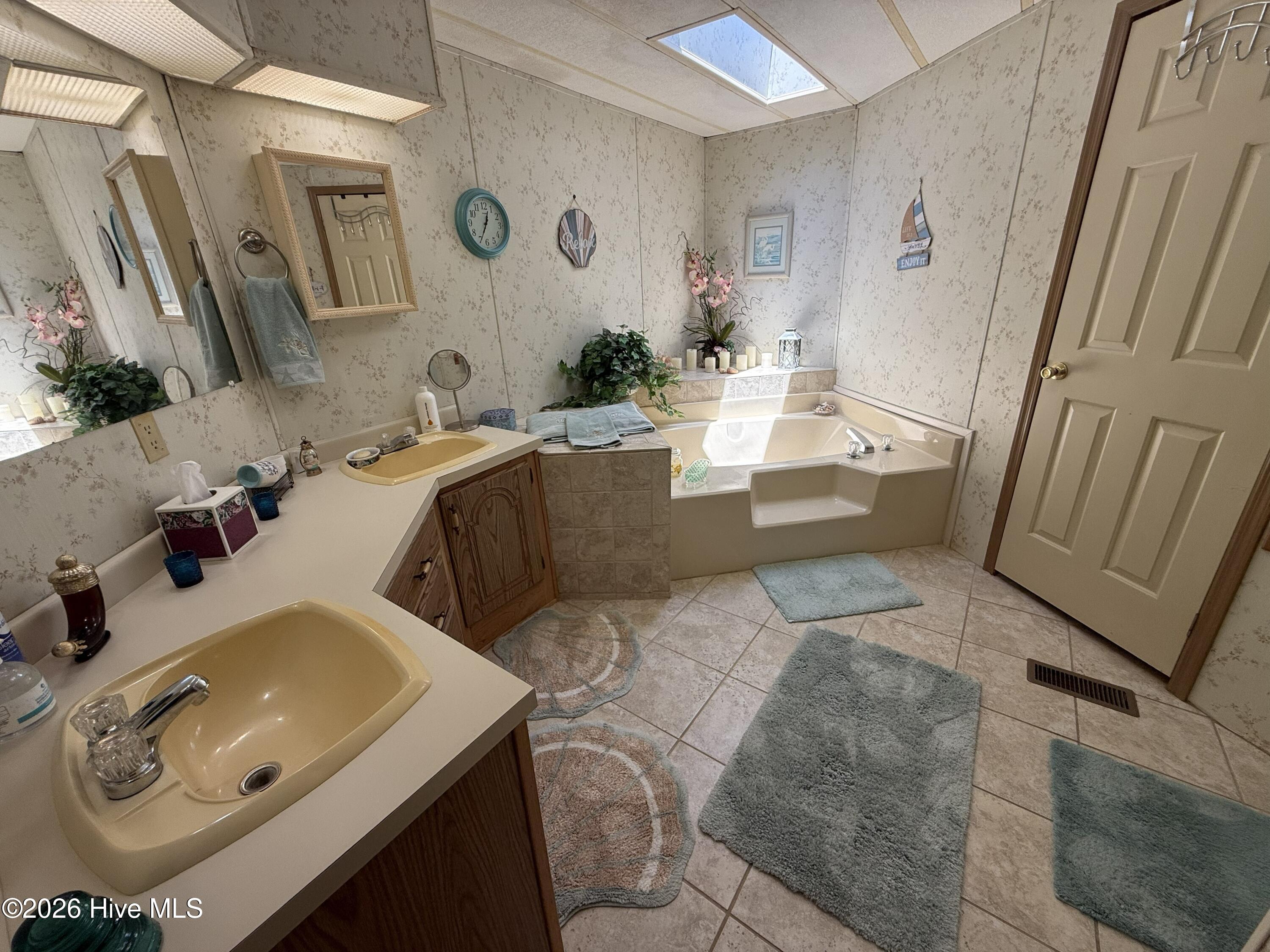 598 Beach Road Property Photo 58