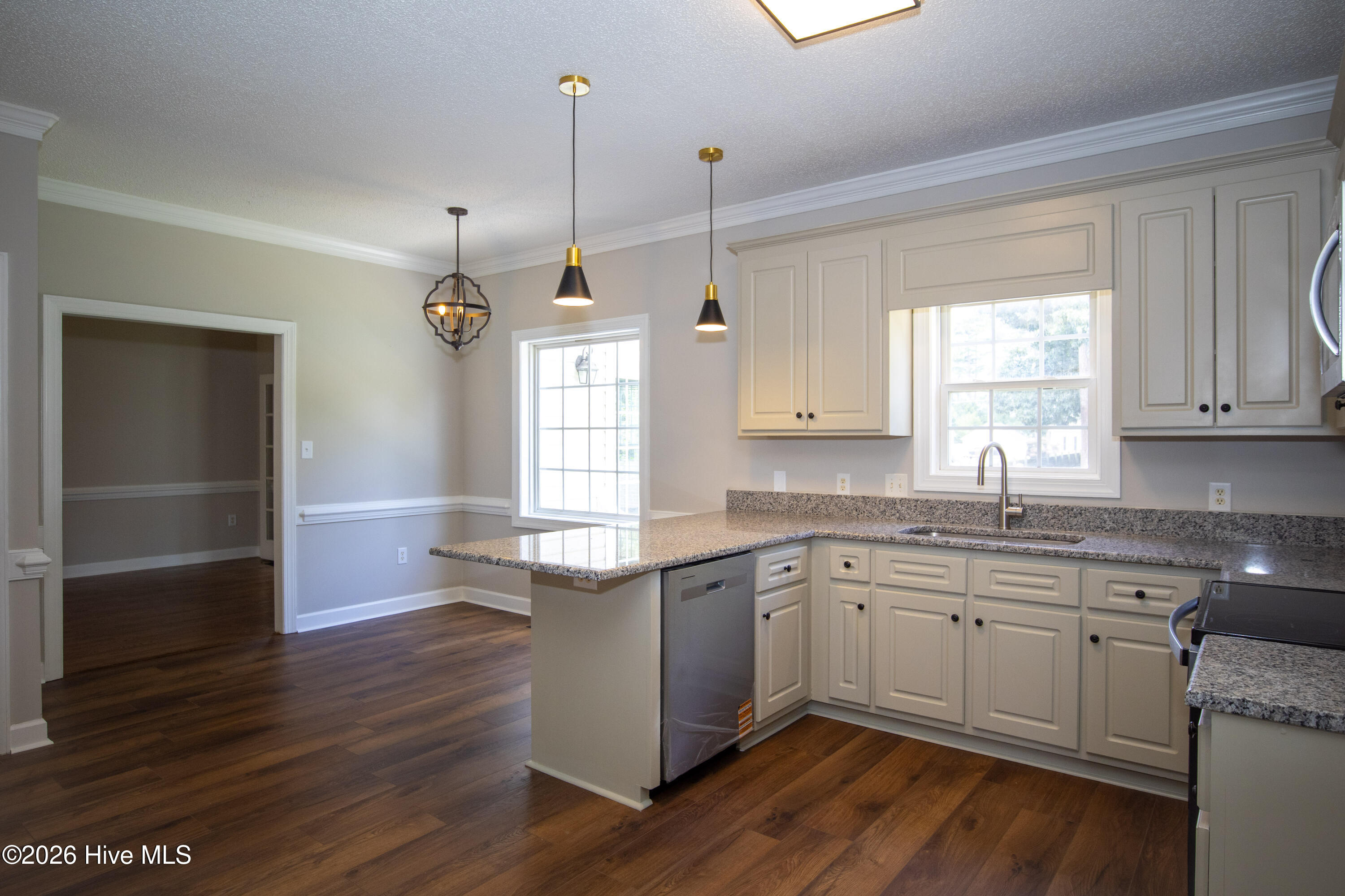 3715 Martha Lane N Property Photo 11