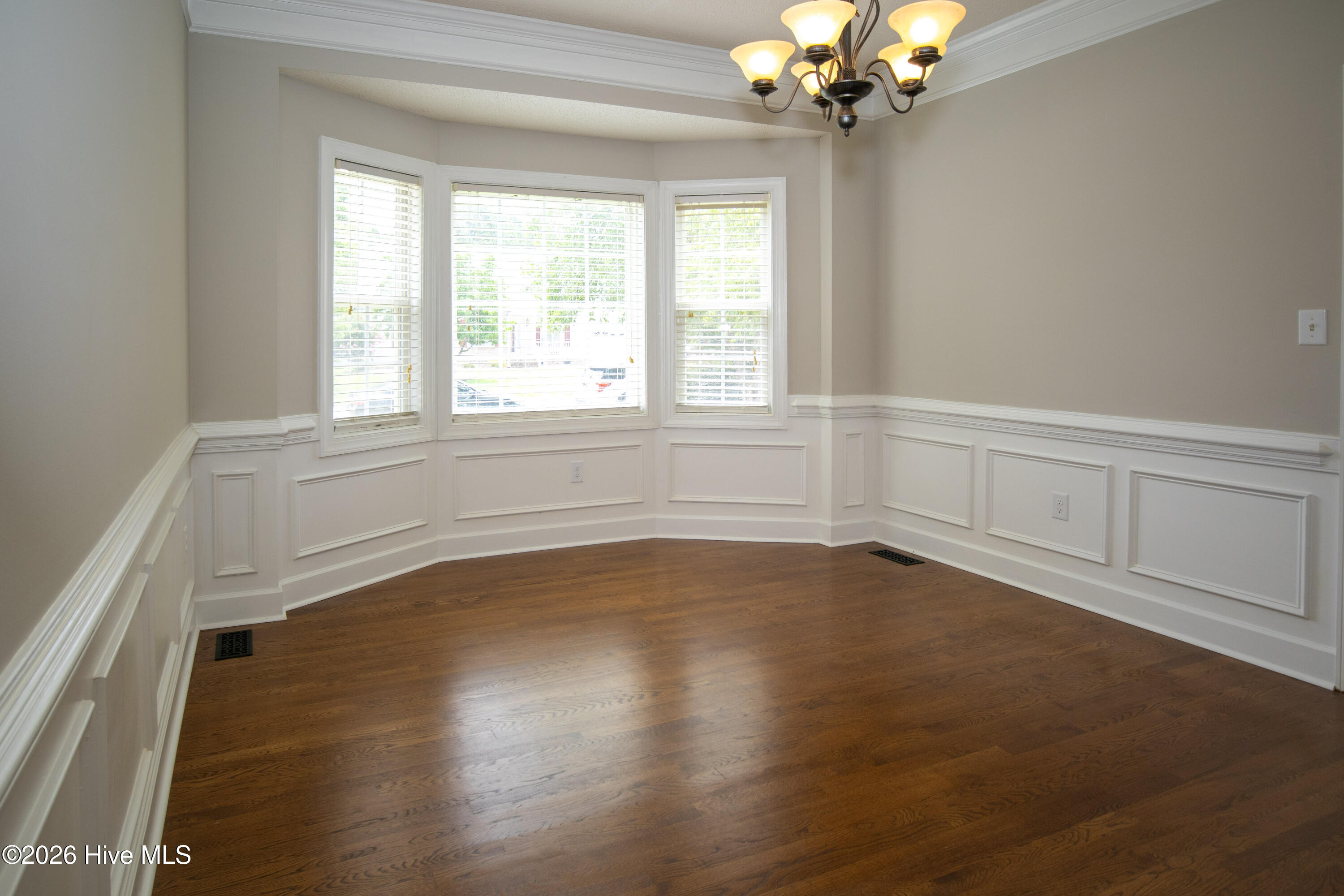 3715 Martha Lane N Property Photo 15