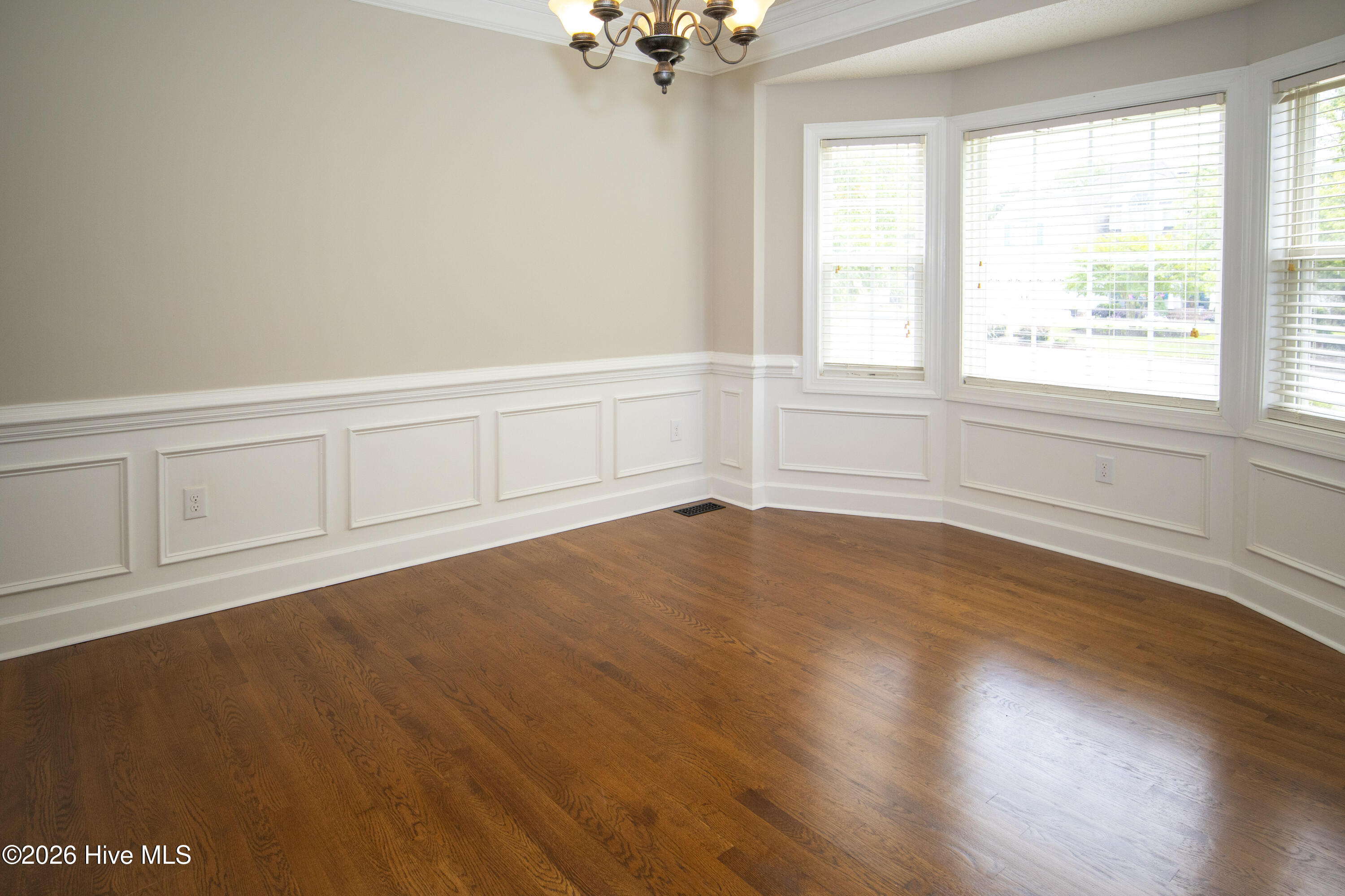 3715 Martha Lane N Property Photo 17