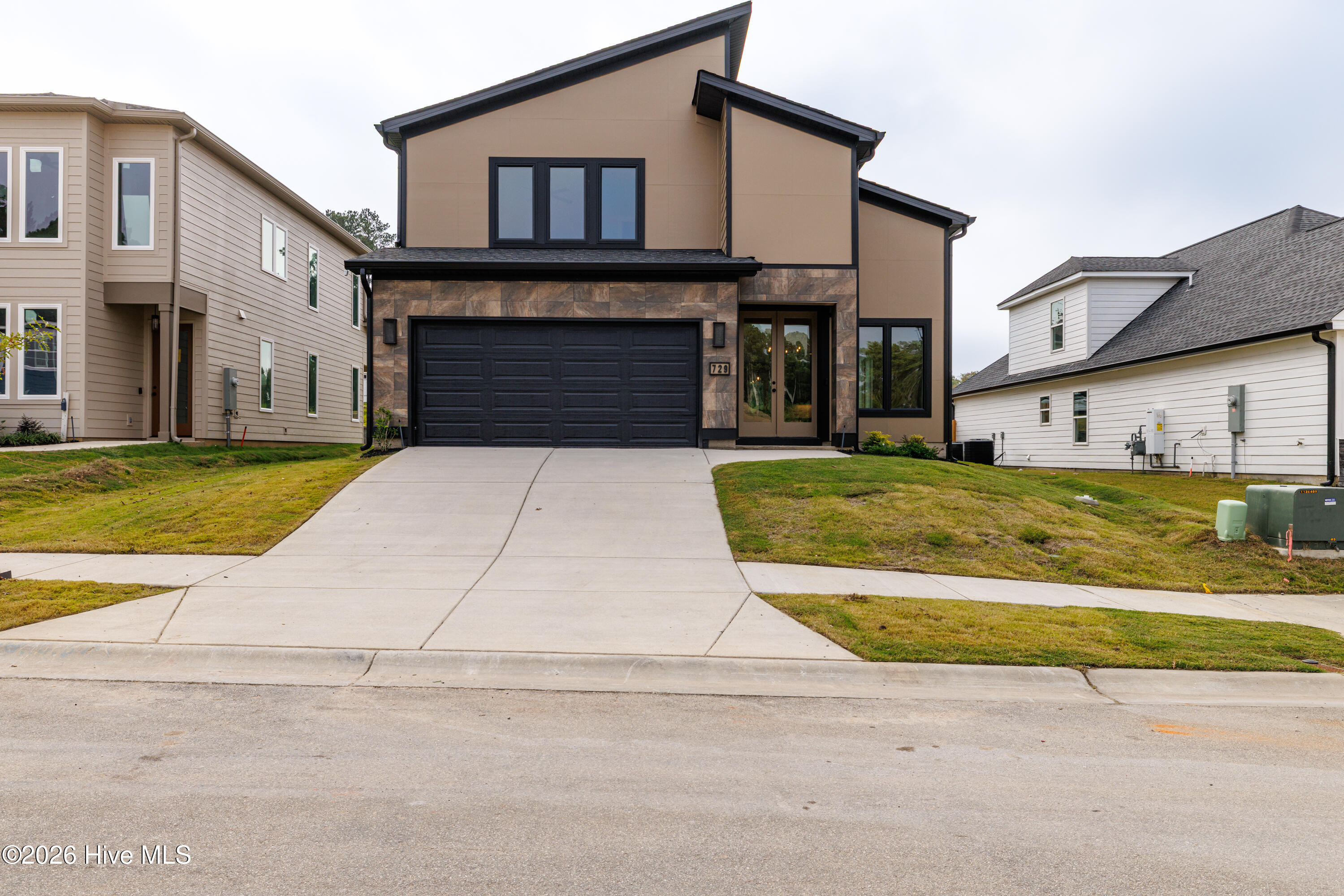 729 Ronaldsay Road Property Photo 1