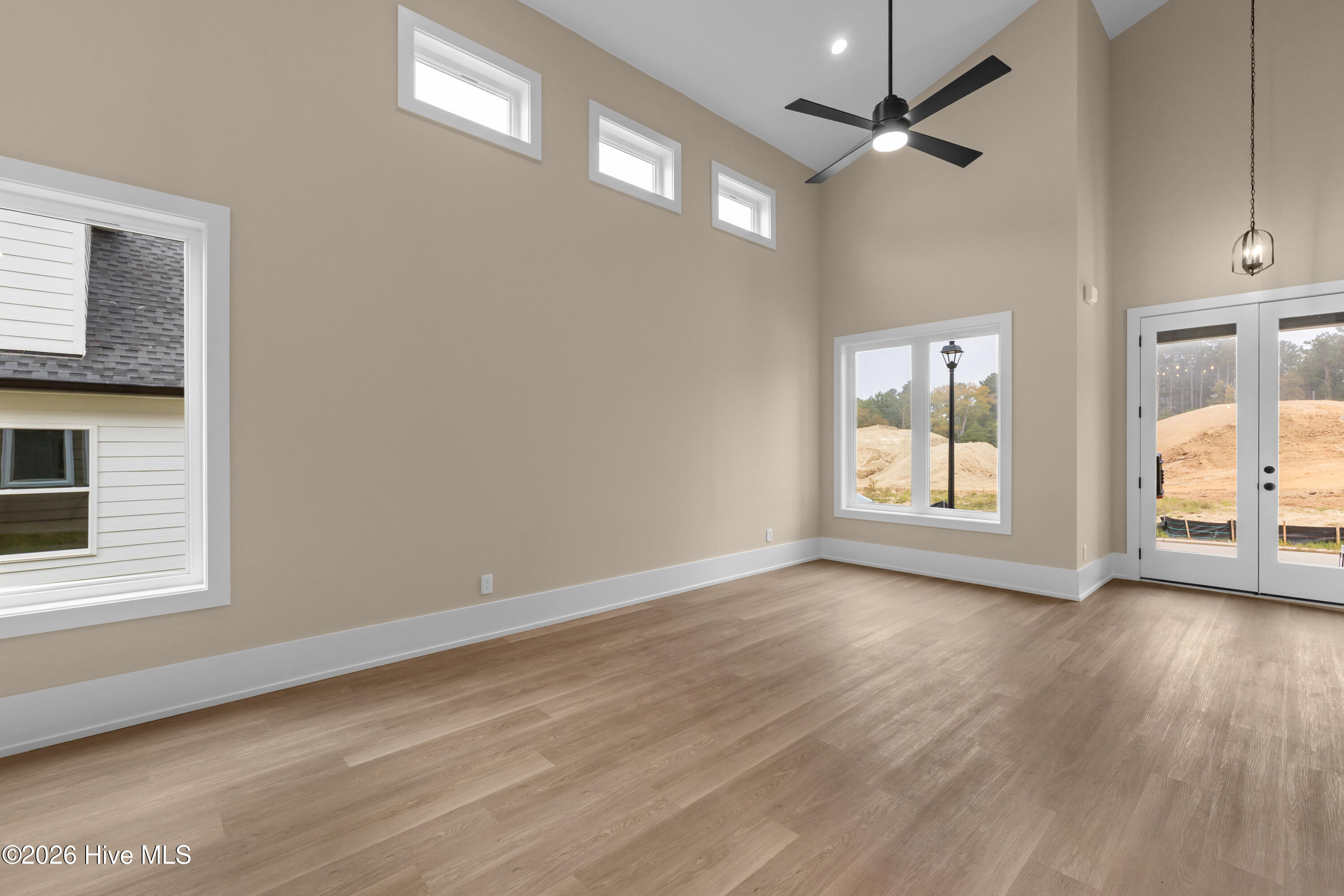 729 Ronaldsay Road Property Photo 8