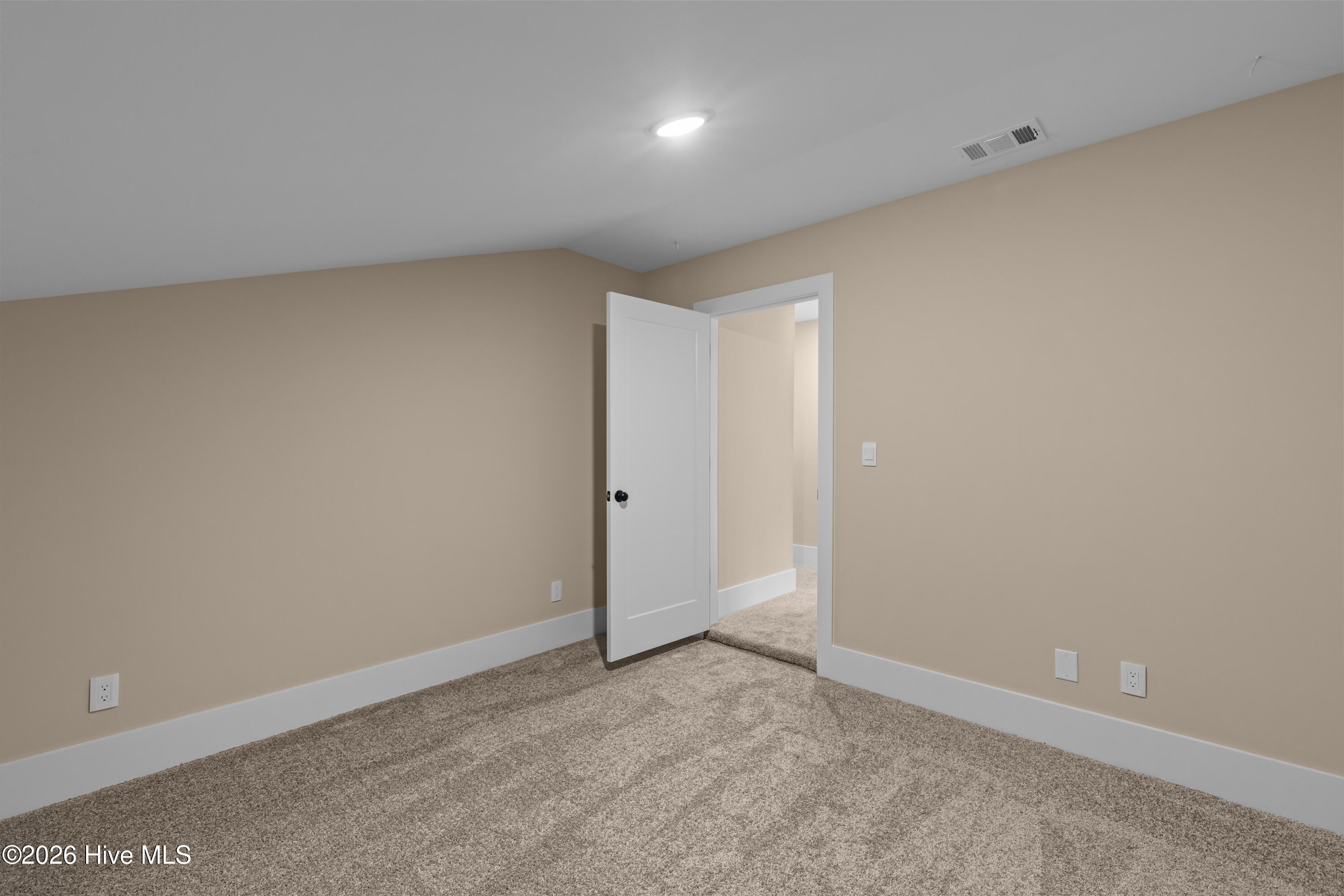 729 Ronaldsay Road Property Photo 38