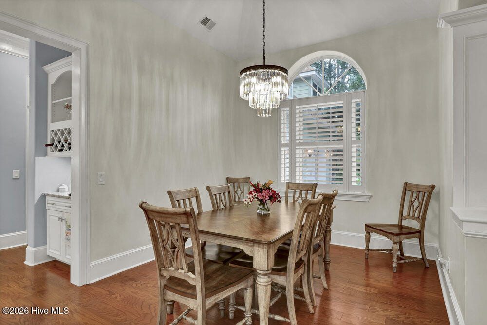 3807 Ridge Crest Drive Property Photo 10