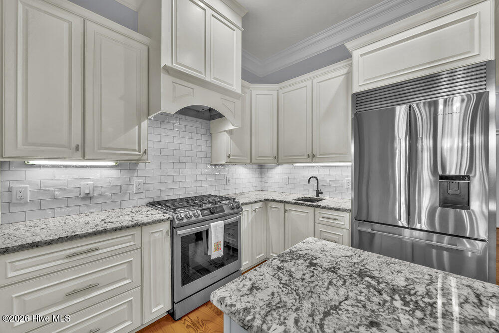 3807 Ridge Crest Drive Property Photo 21