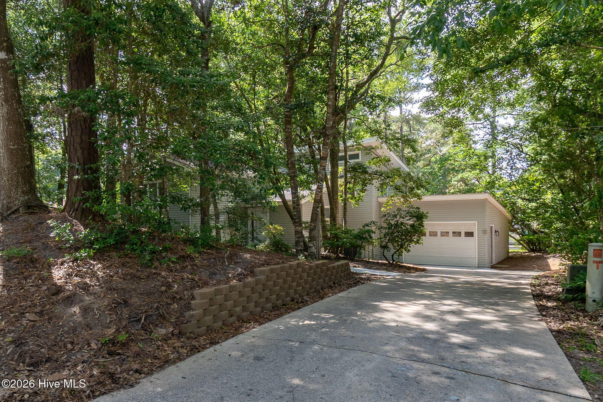 121 White Ash Drive Property Photo 2