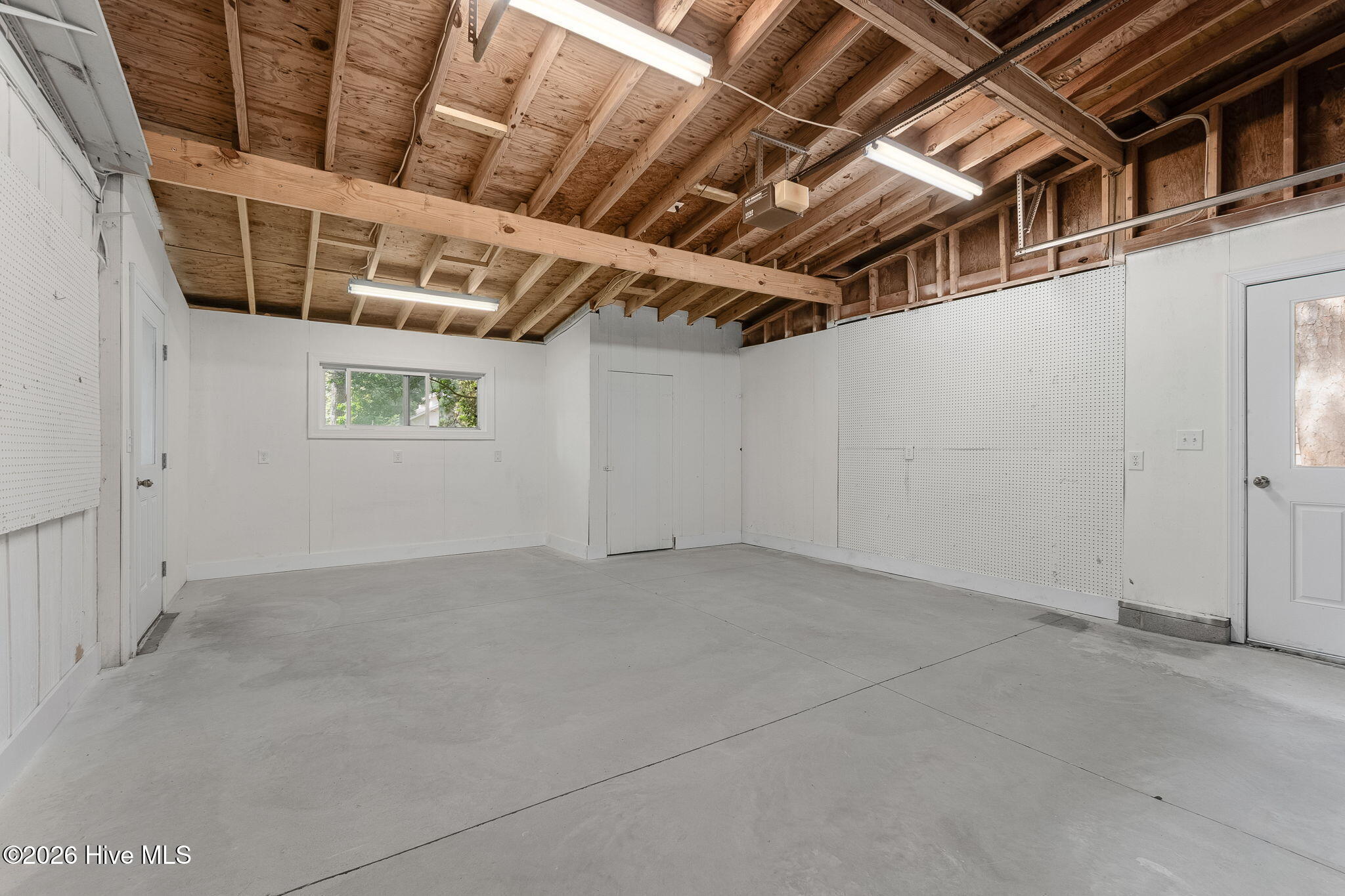 121 White Ash Drive Property Photo 15