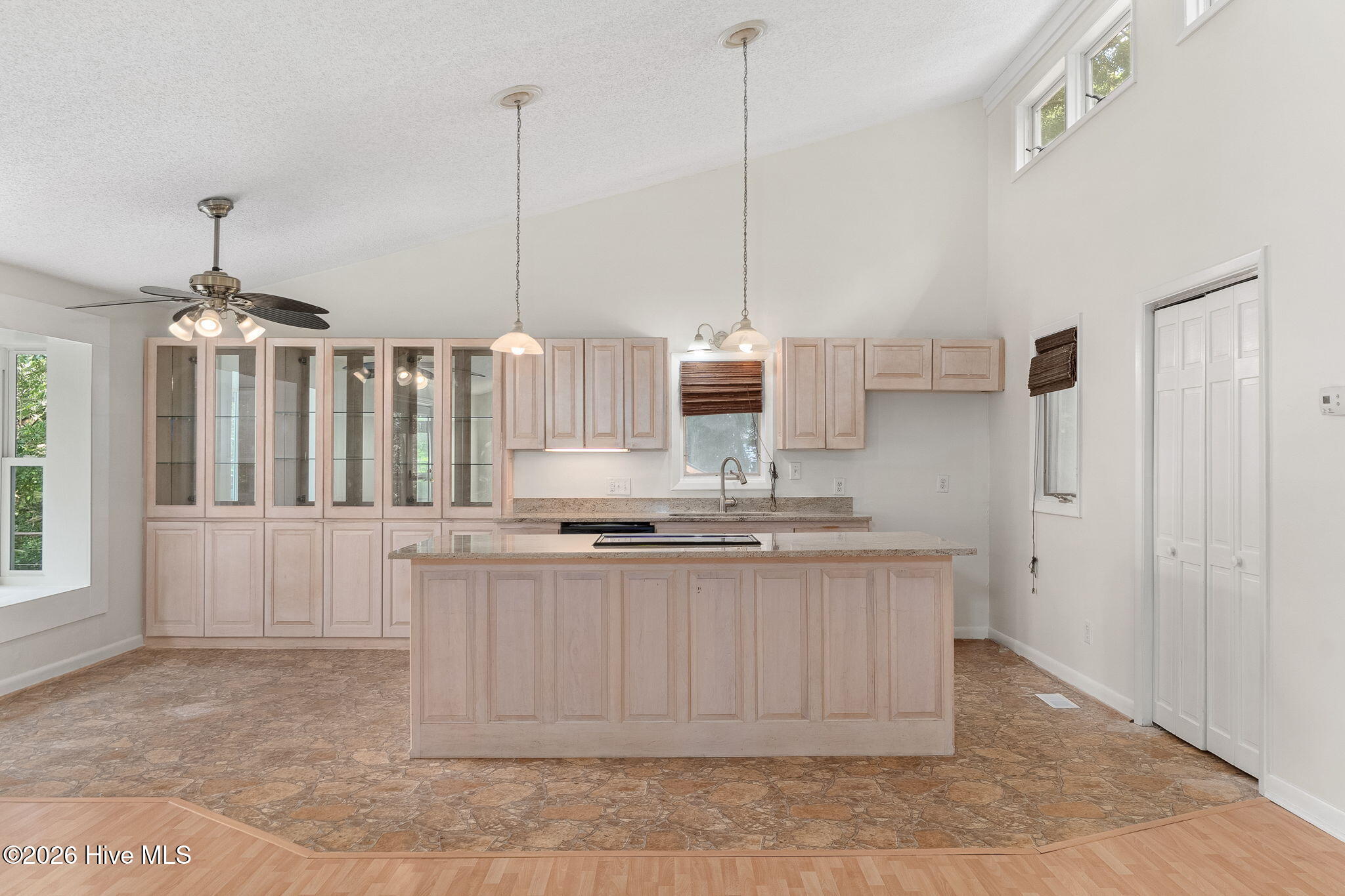 121 White Ash Drive Property Photo 18
