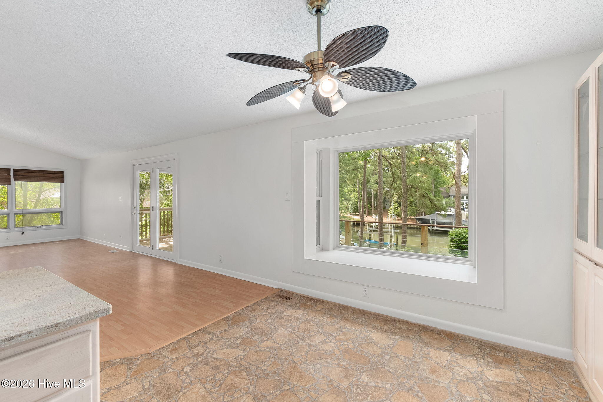 121 White Ash Drive Property Photo 23