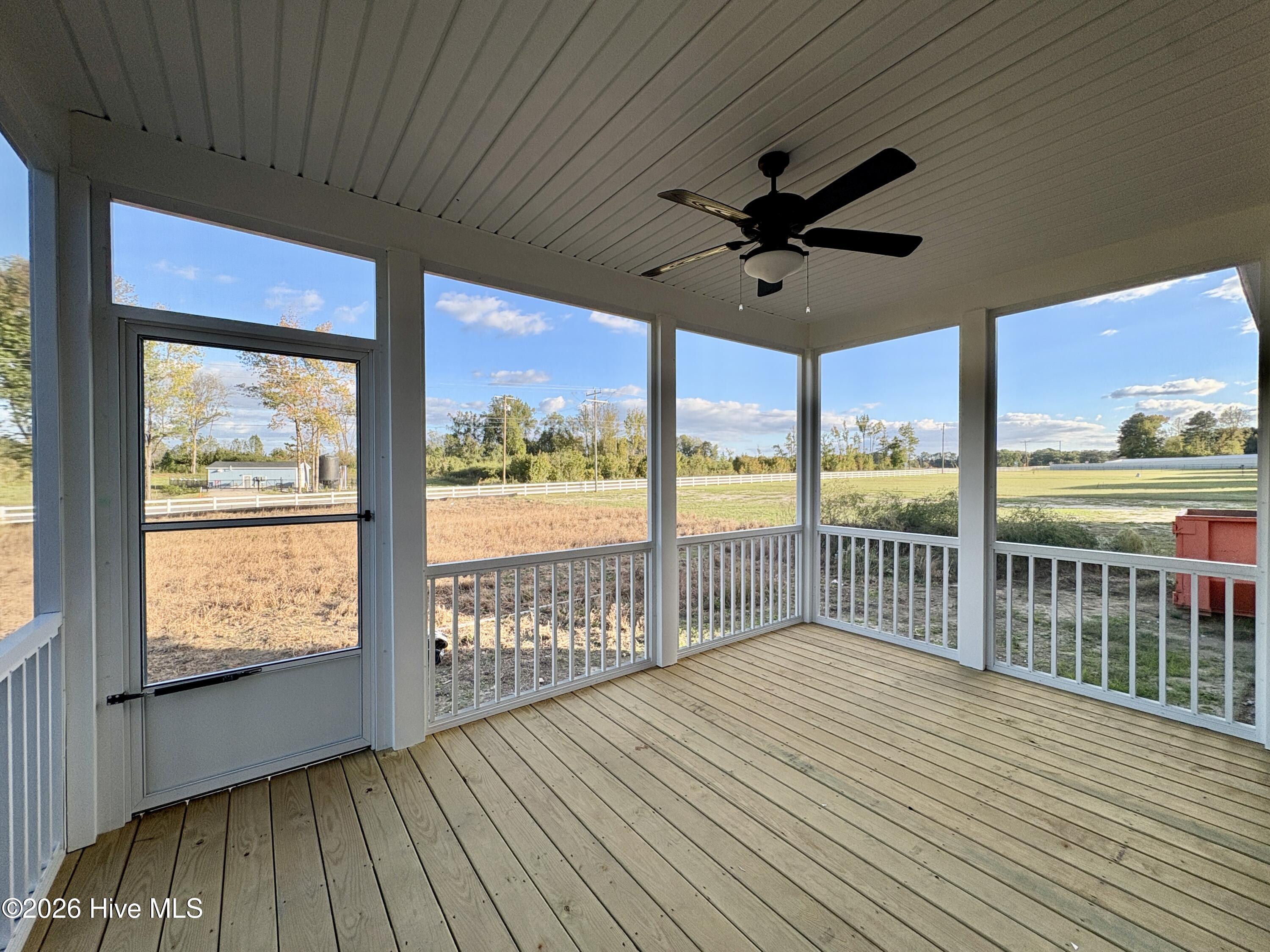 7655 Sweetwater Drive Property Photo 11