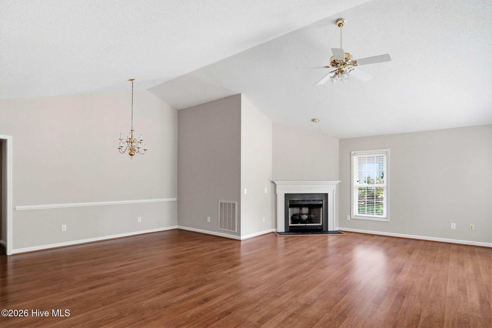 245 Wheeling Drive Property Photo 4