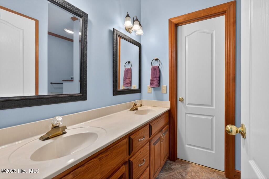 2111 Hunt Hill Place Property Photo 14