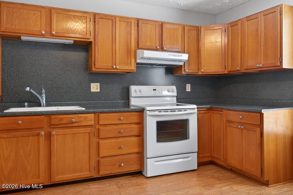2111 Hunt Hill Place Property Photo 19