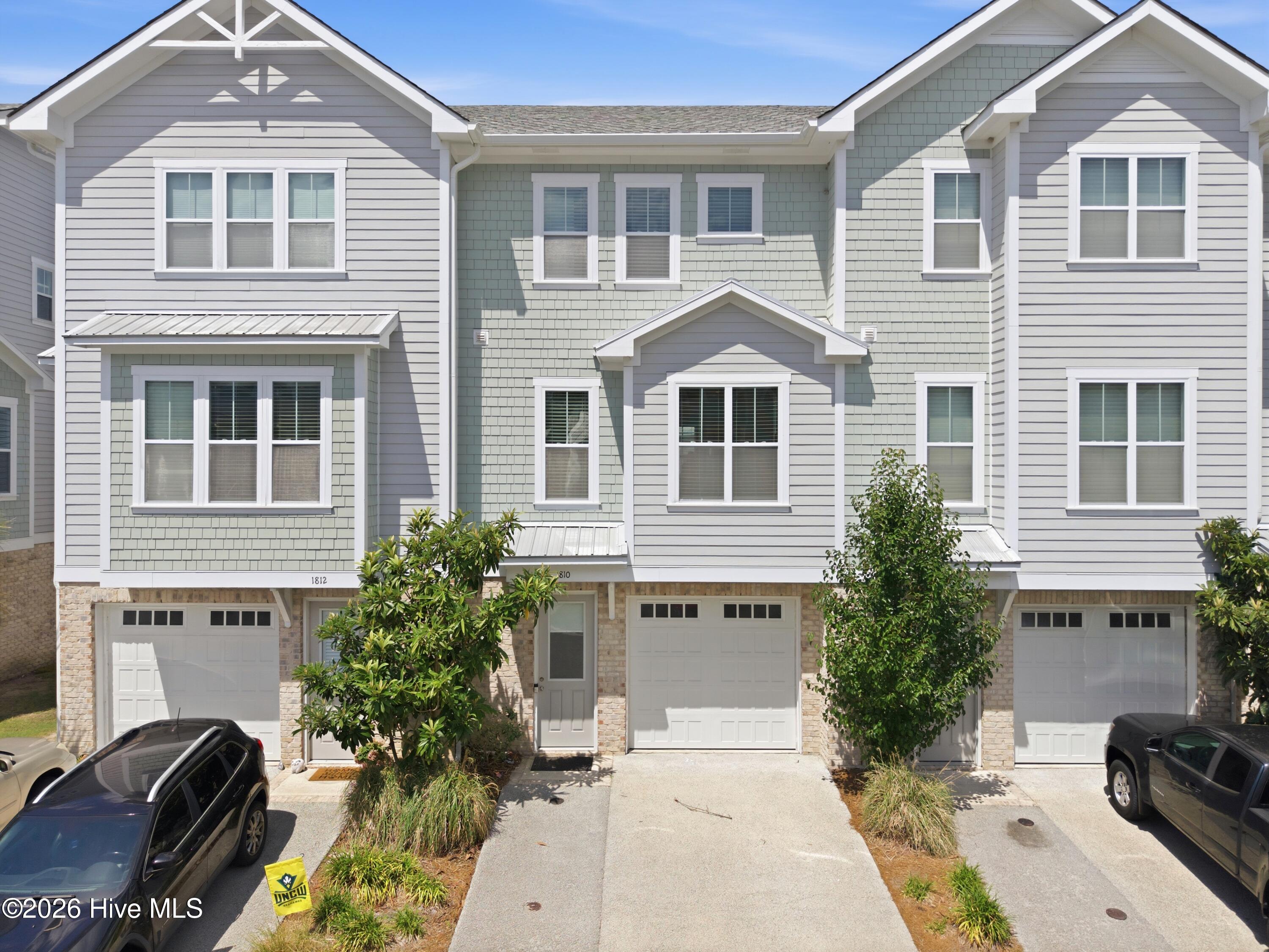 1810 Bungalow Row Property Photo 1