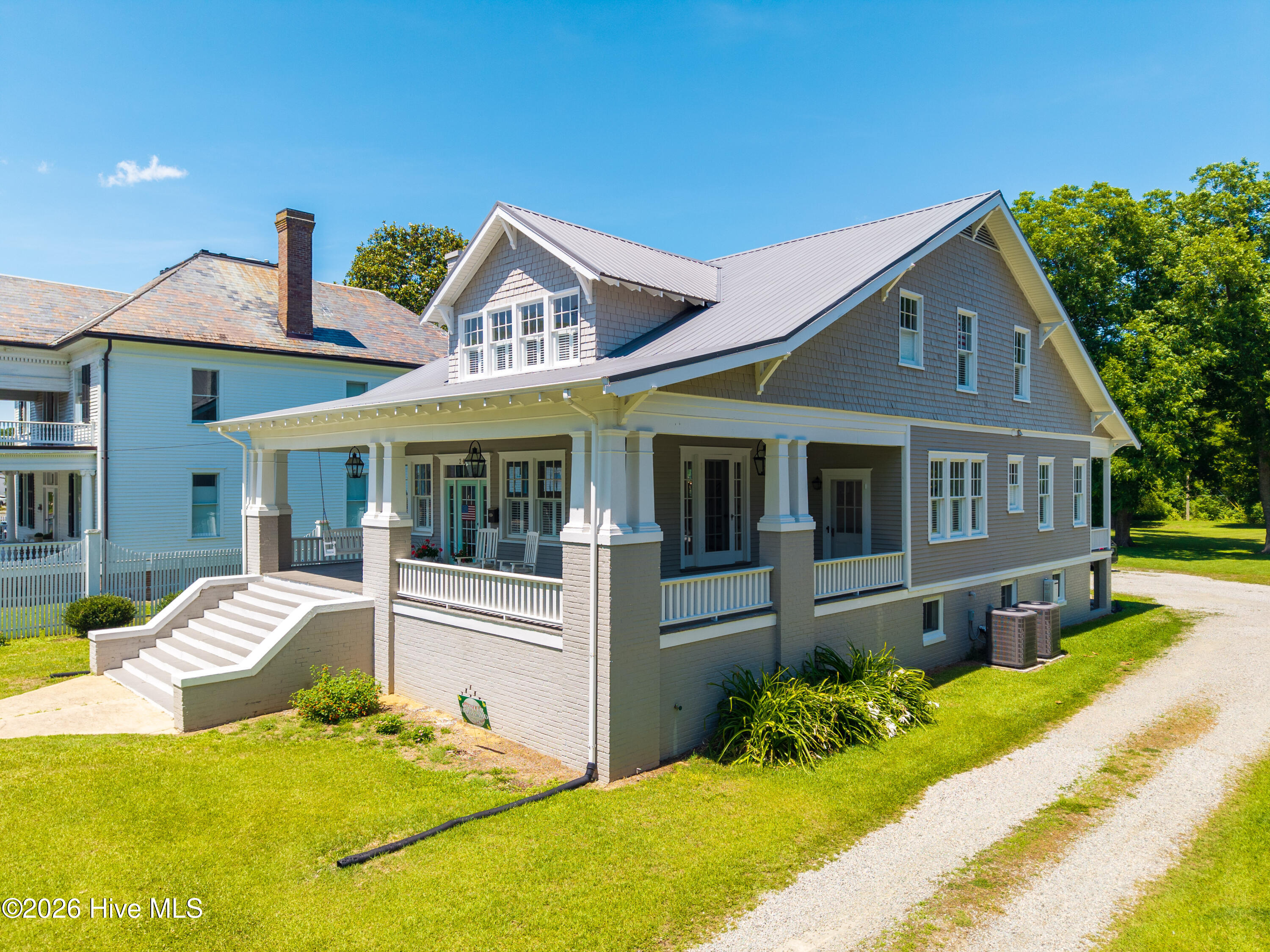206 S King Street Property Photo 6