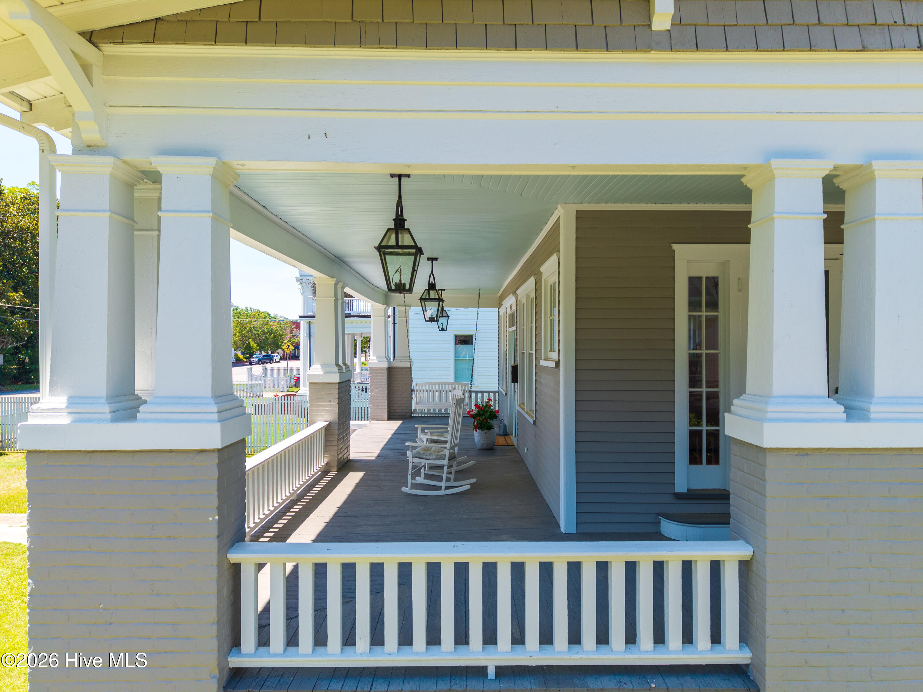 206 S King Street Property Photo 8