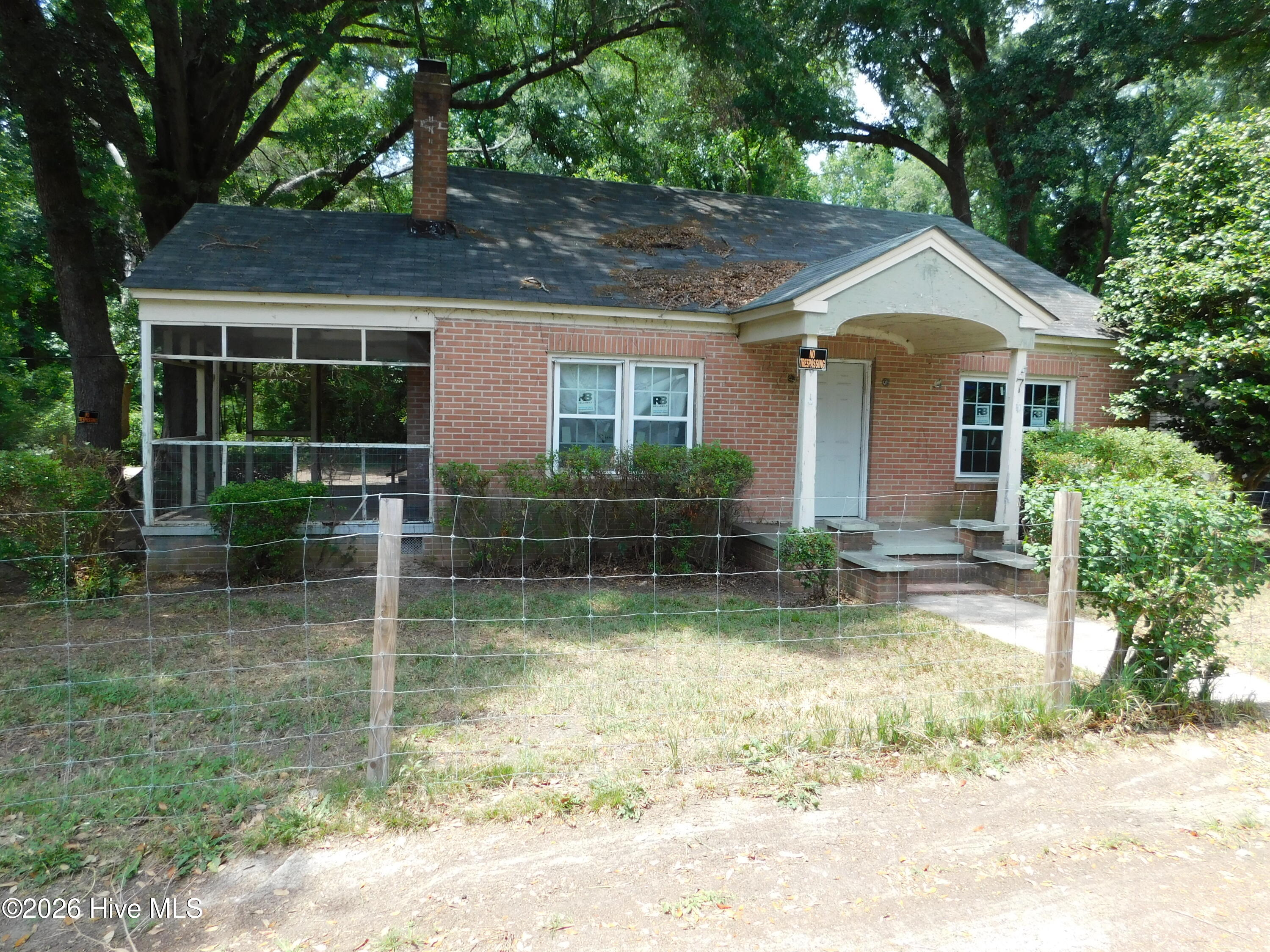 7 First Street Property Photo 1