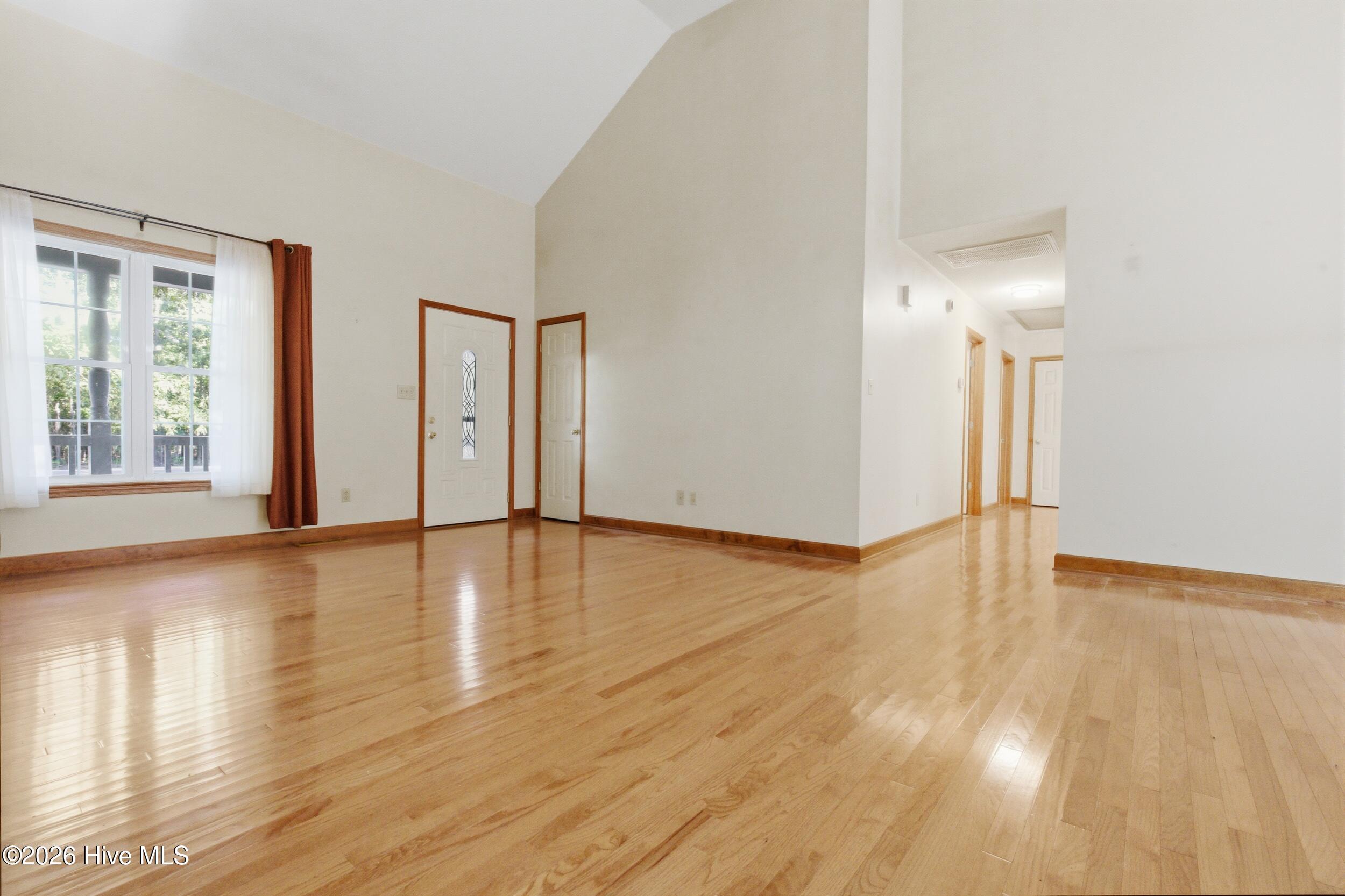 104 Robin Drive Property Photo 4