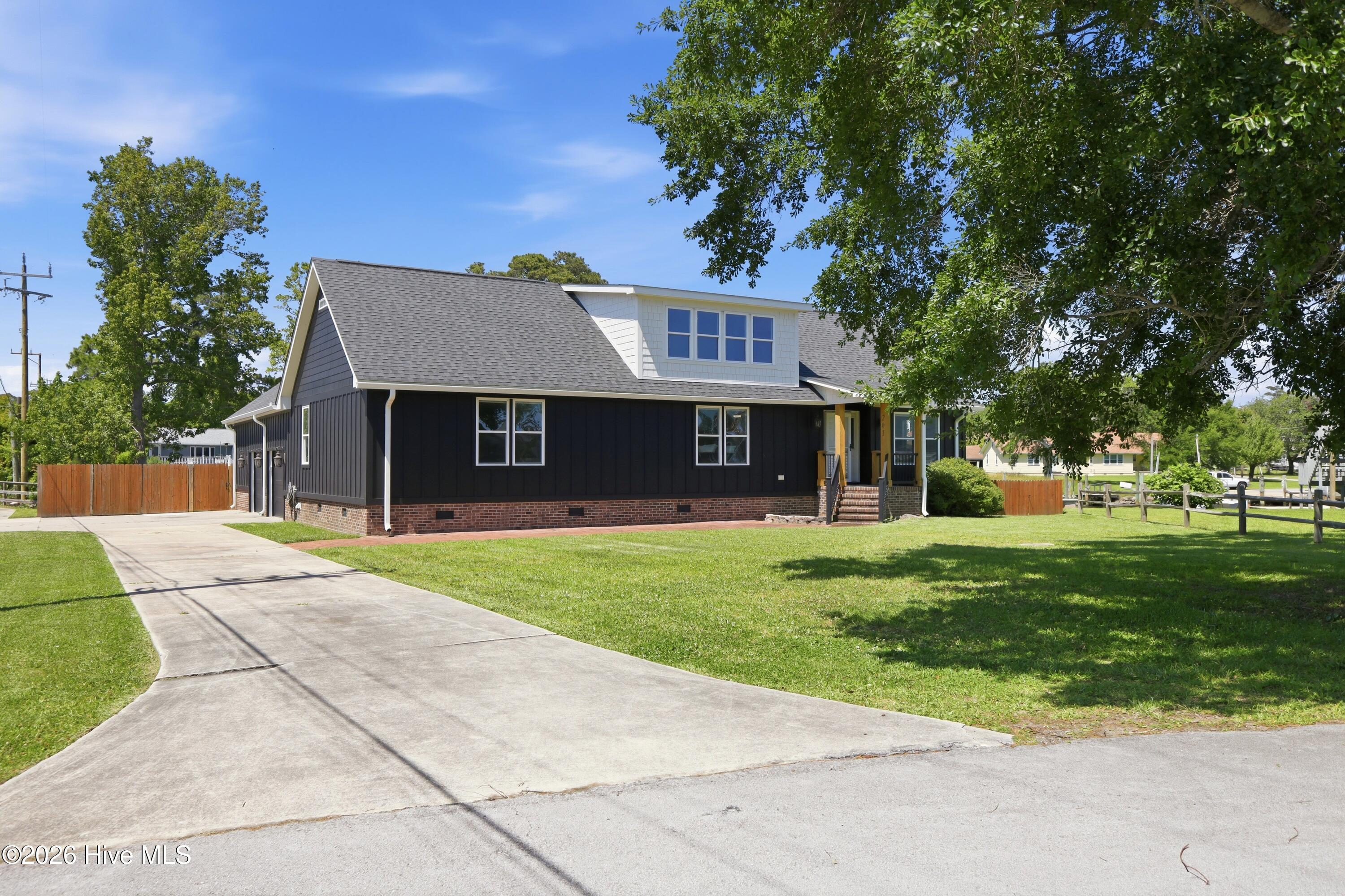 201 Mansfield Parkway Property Photo 4