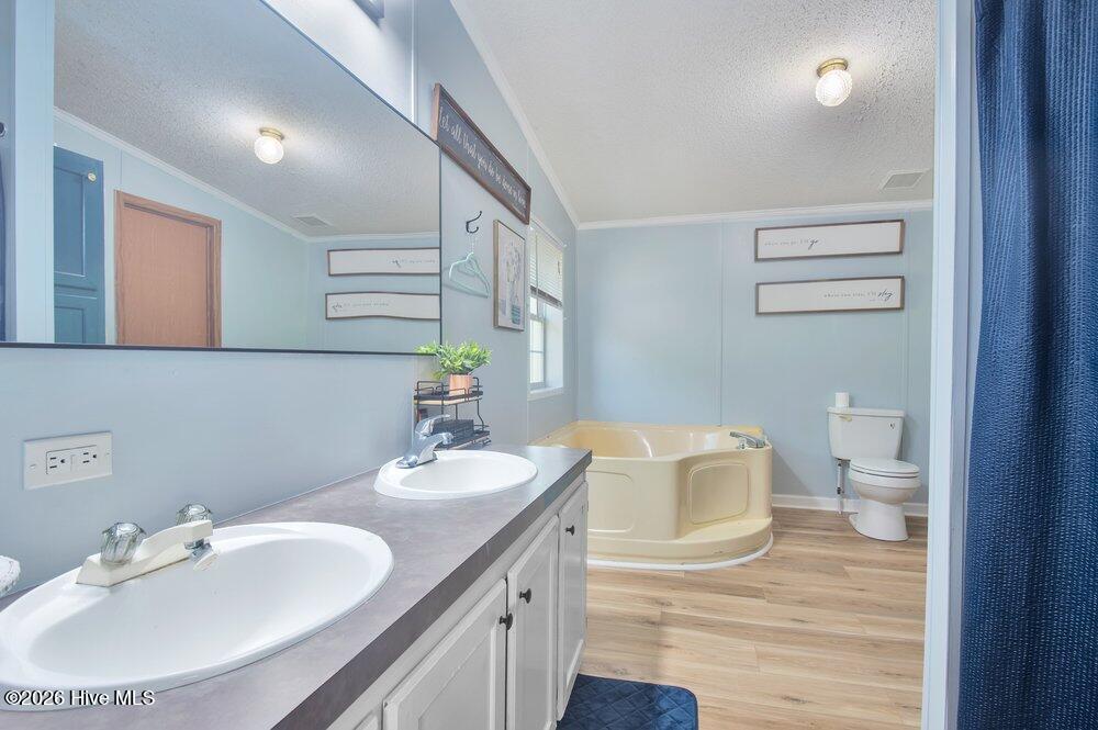 246 Farmhouse Court Property Photo 17