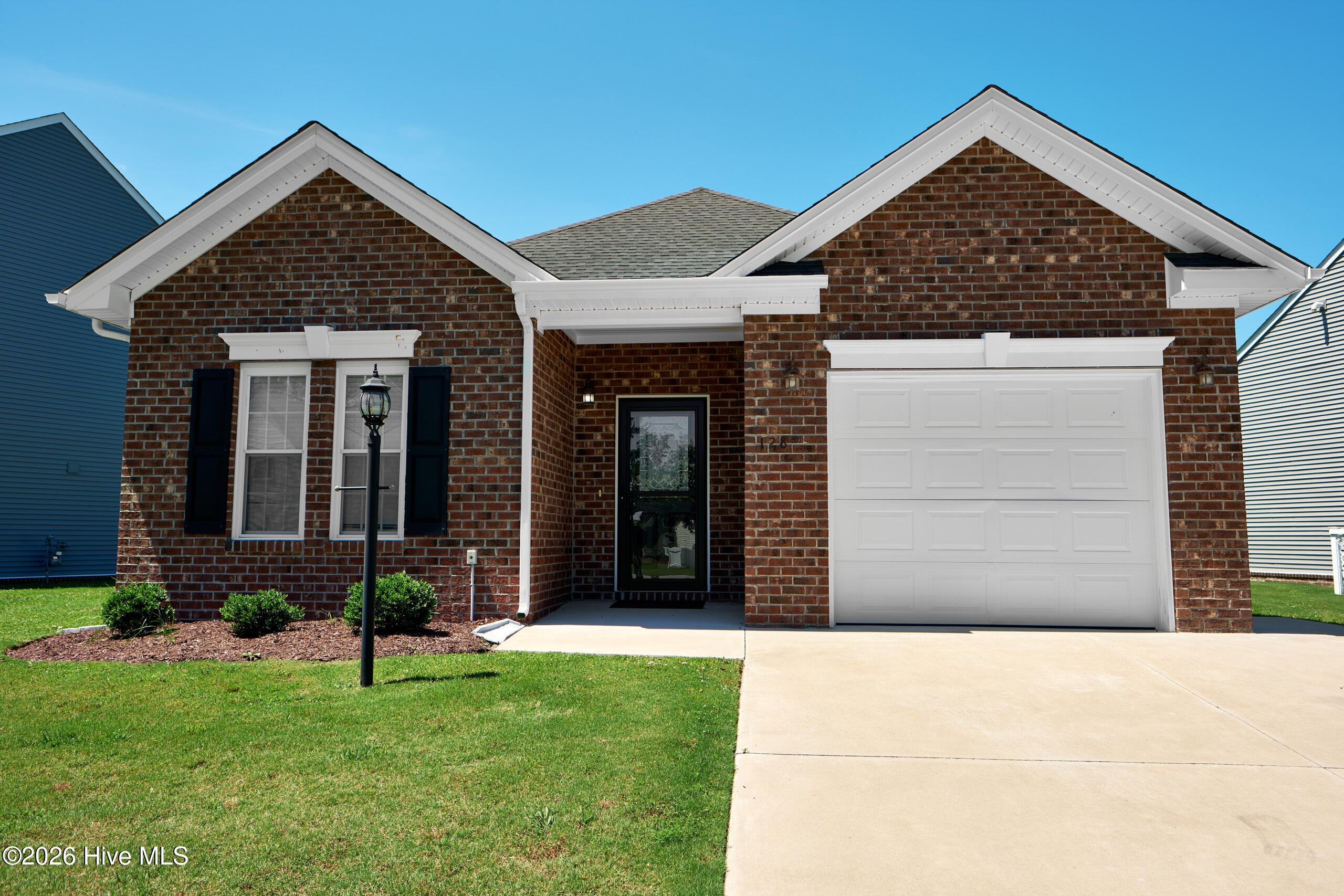 128 Spoonbill Loop Property Photo 1