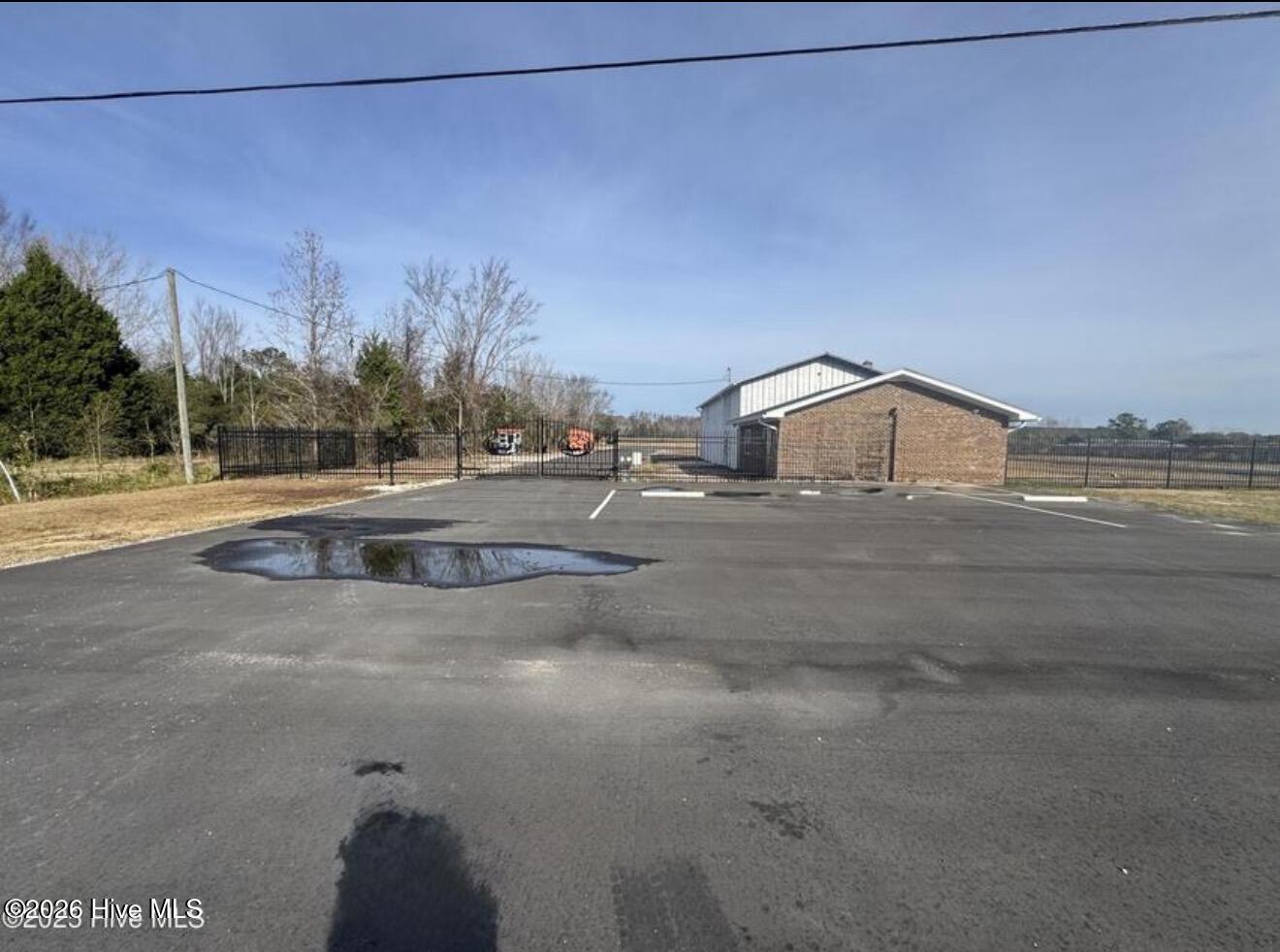 2028 Travis Road Property Photo 4