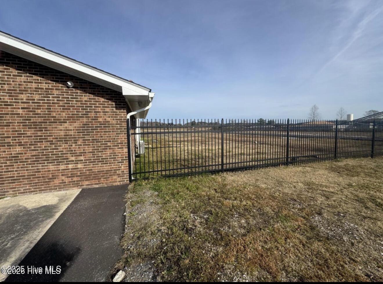2028 Travis Road Property Photo 6