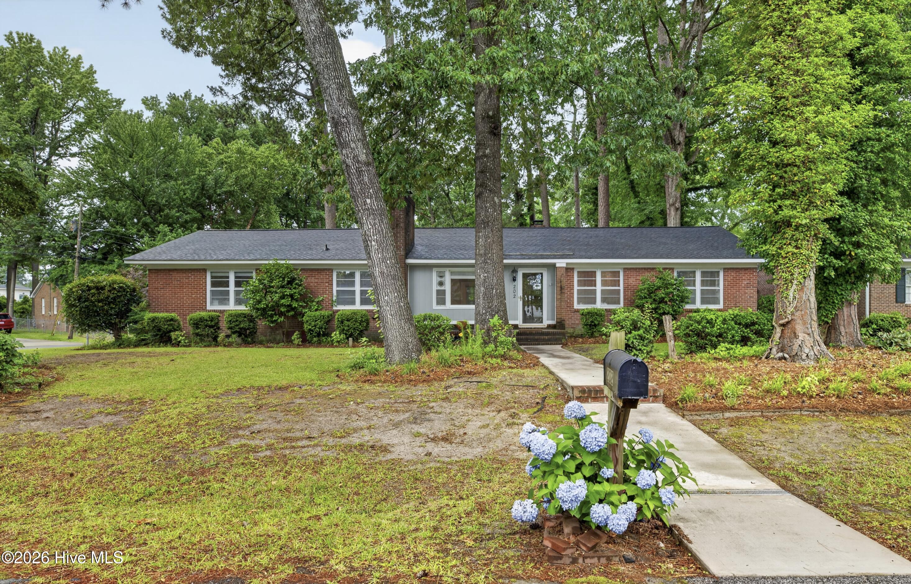 202 Hardee Circle Property Photo 1