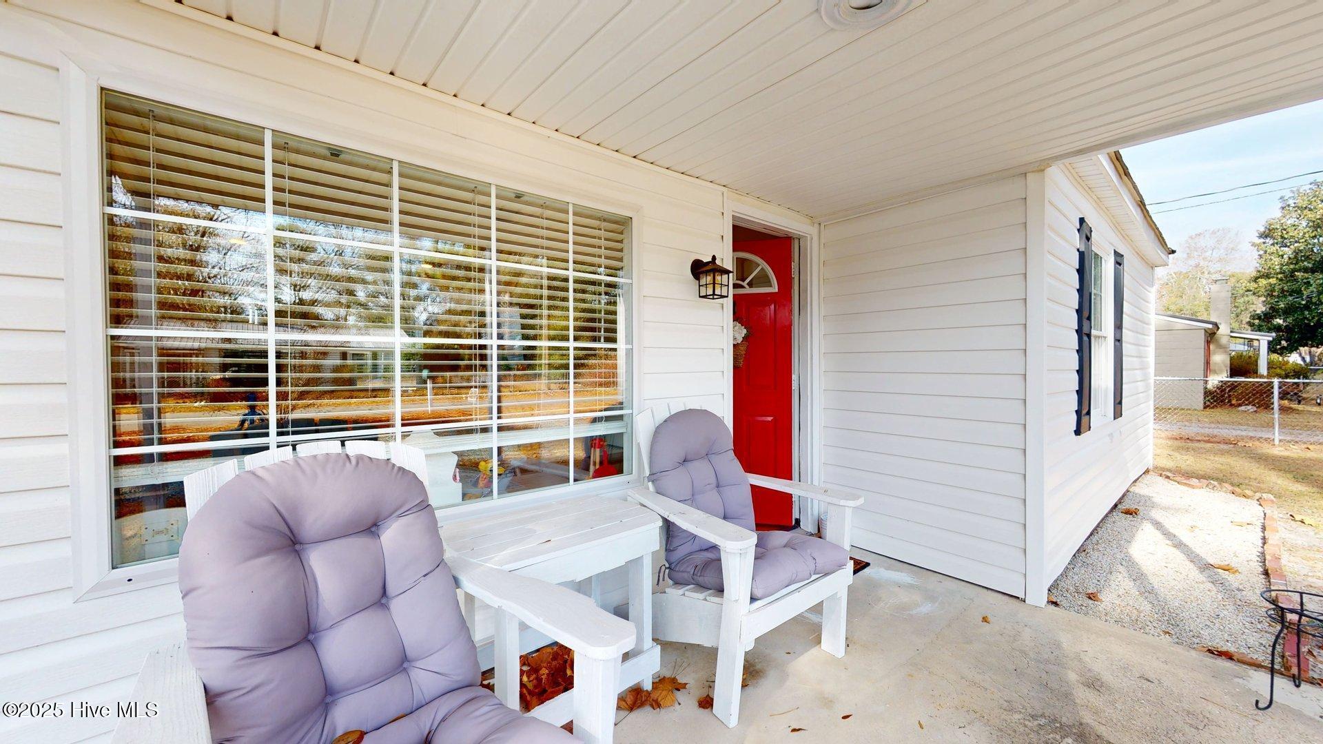 276 Edgewood Terrace Drive Property Photo 2