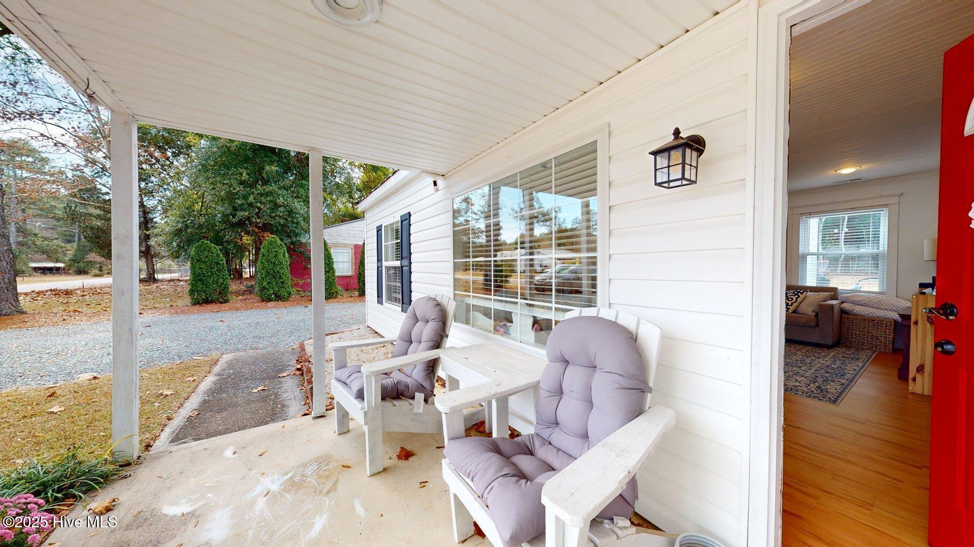 276 Edgewood Terrace Drive Property Photo 3