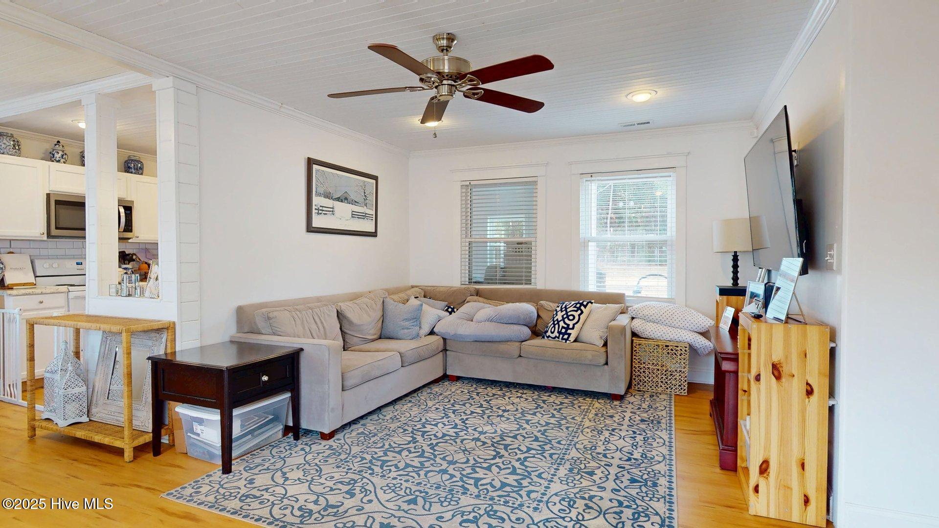 276 Edgewood Terrace Drive Property Photo 4