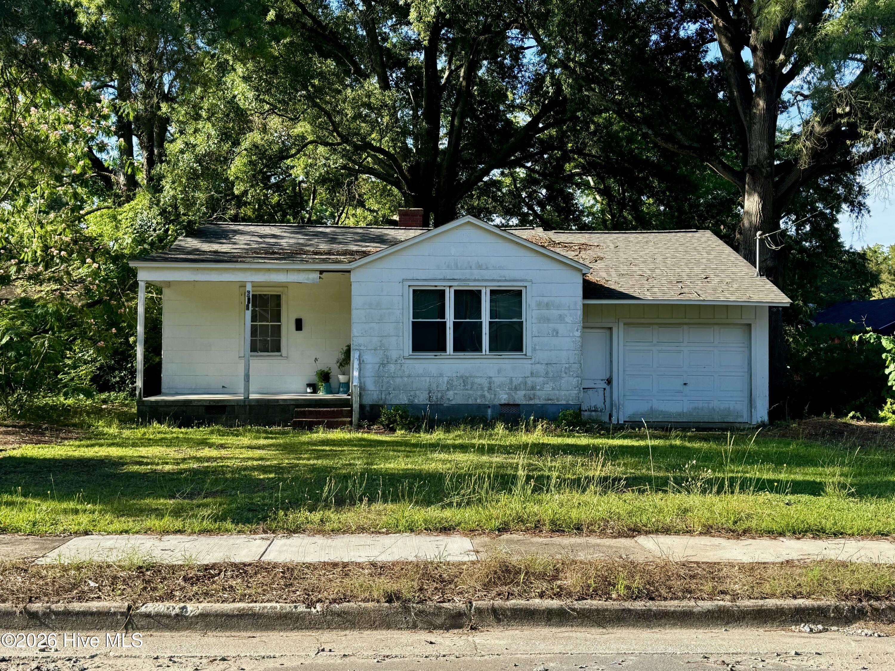605 Dixon Street Property Photo 1